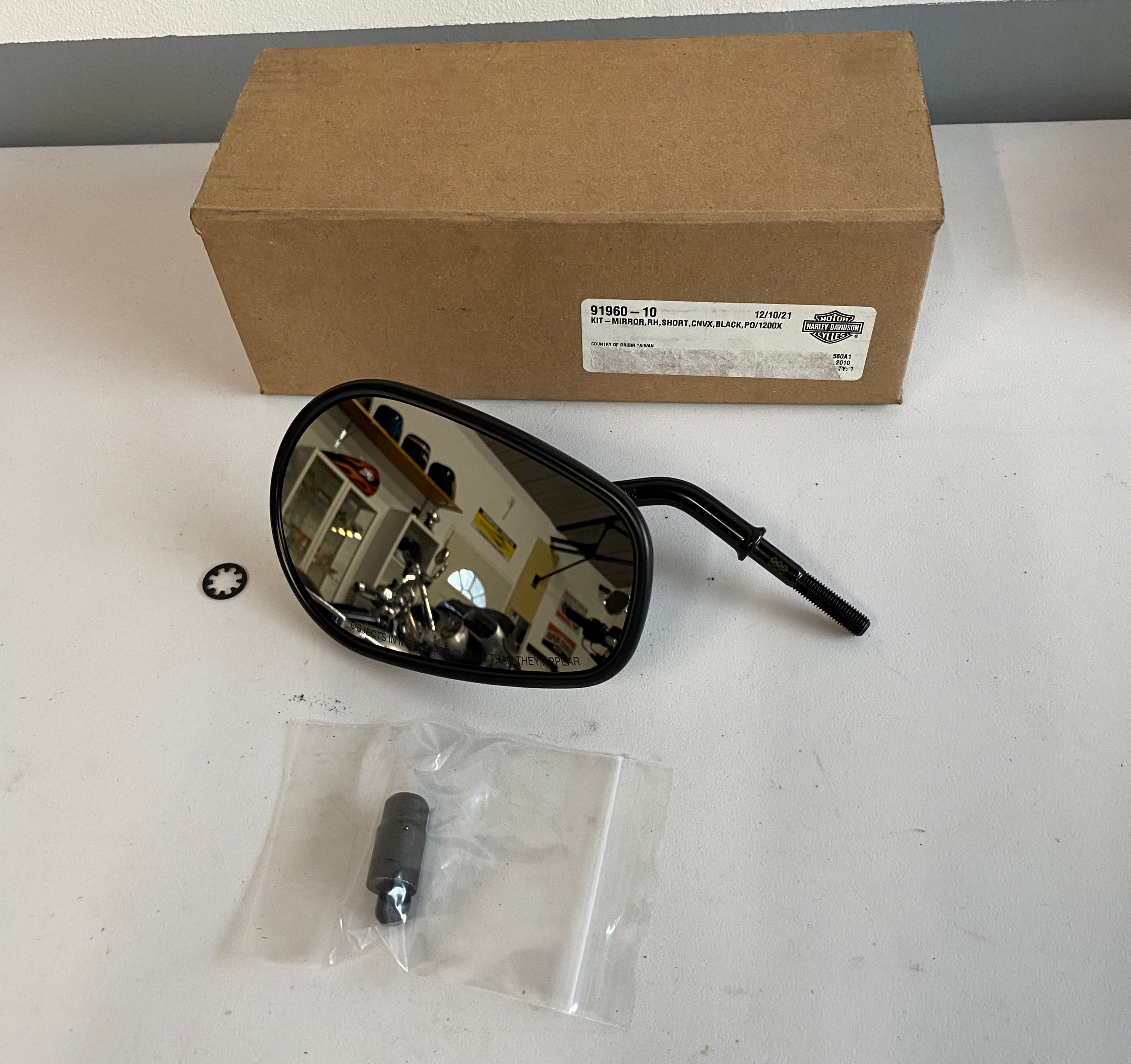 Rétroviseur droit Forty Eight Harley Davidson REF OEM : 91960-10