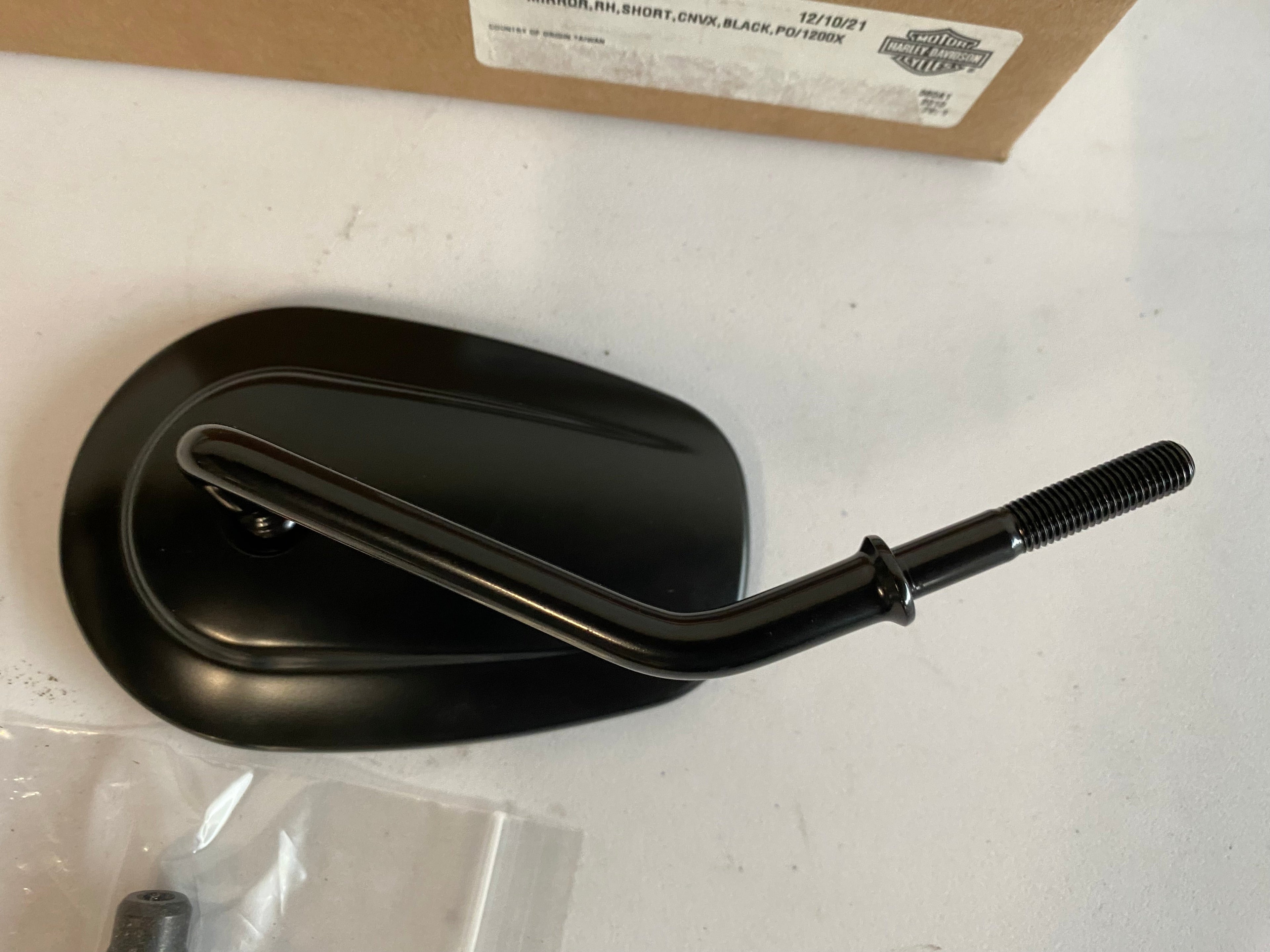 Rétroviseur droit Forty Eight Harley Davidson REF OEM : 91960-10