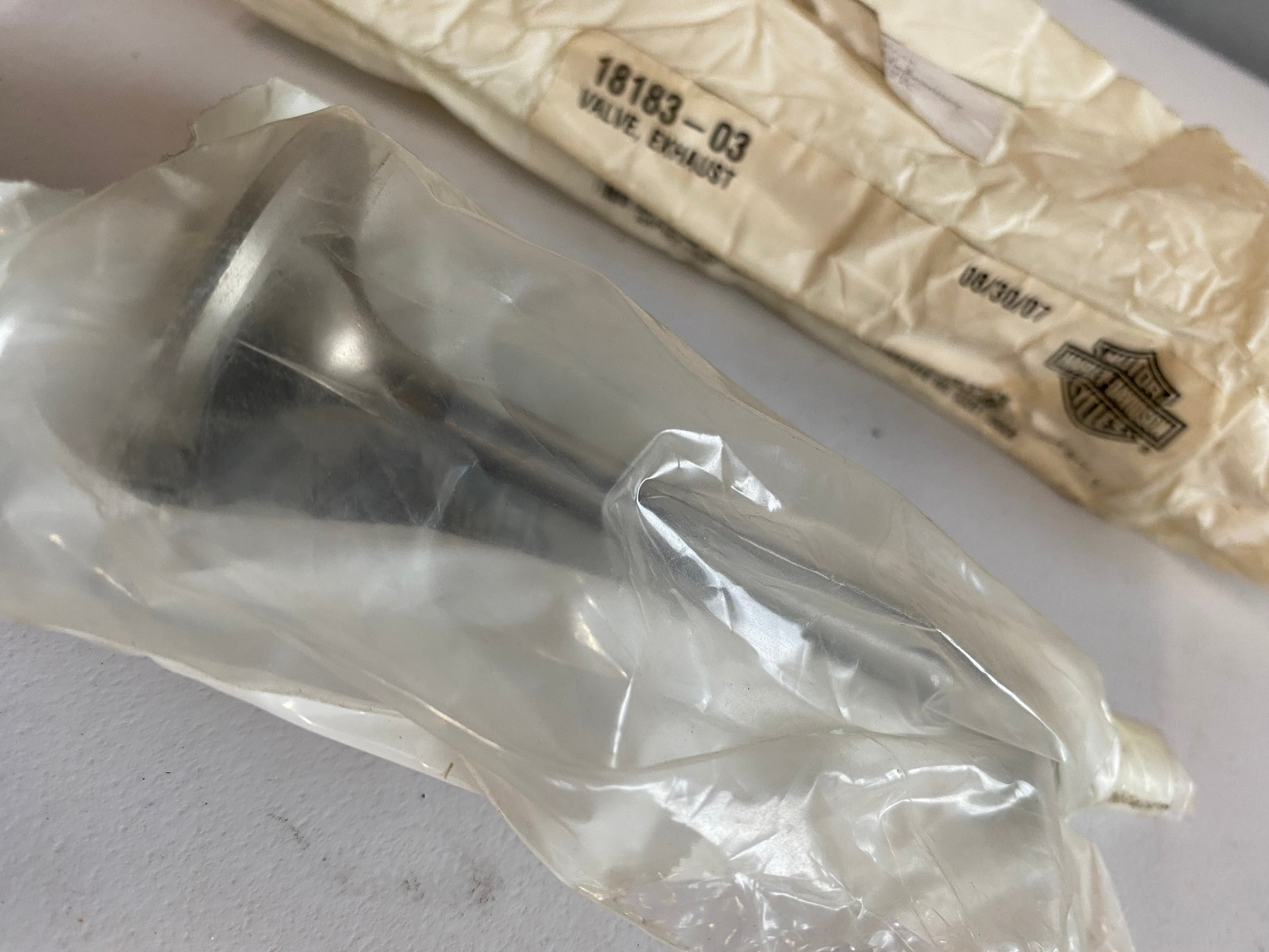 Harley Davidson Exhaust Valve REF OEM: 18183-03