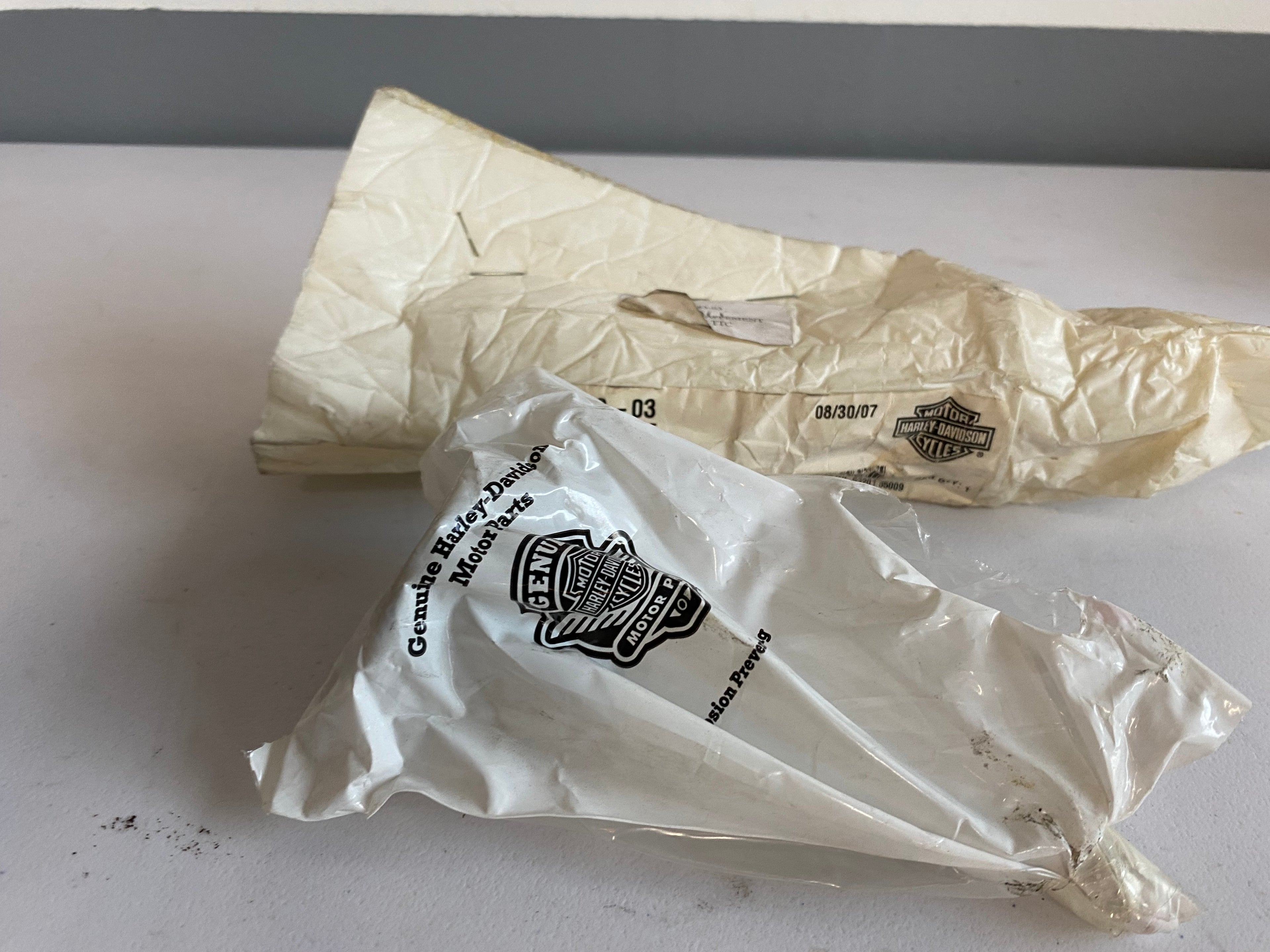 Harley Davidson Exhaust Valve REF OEM: 18183-03