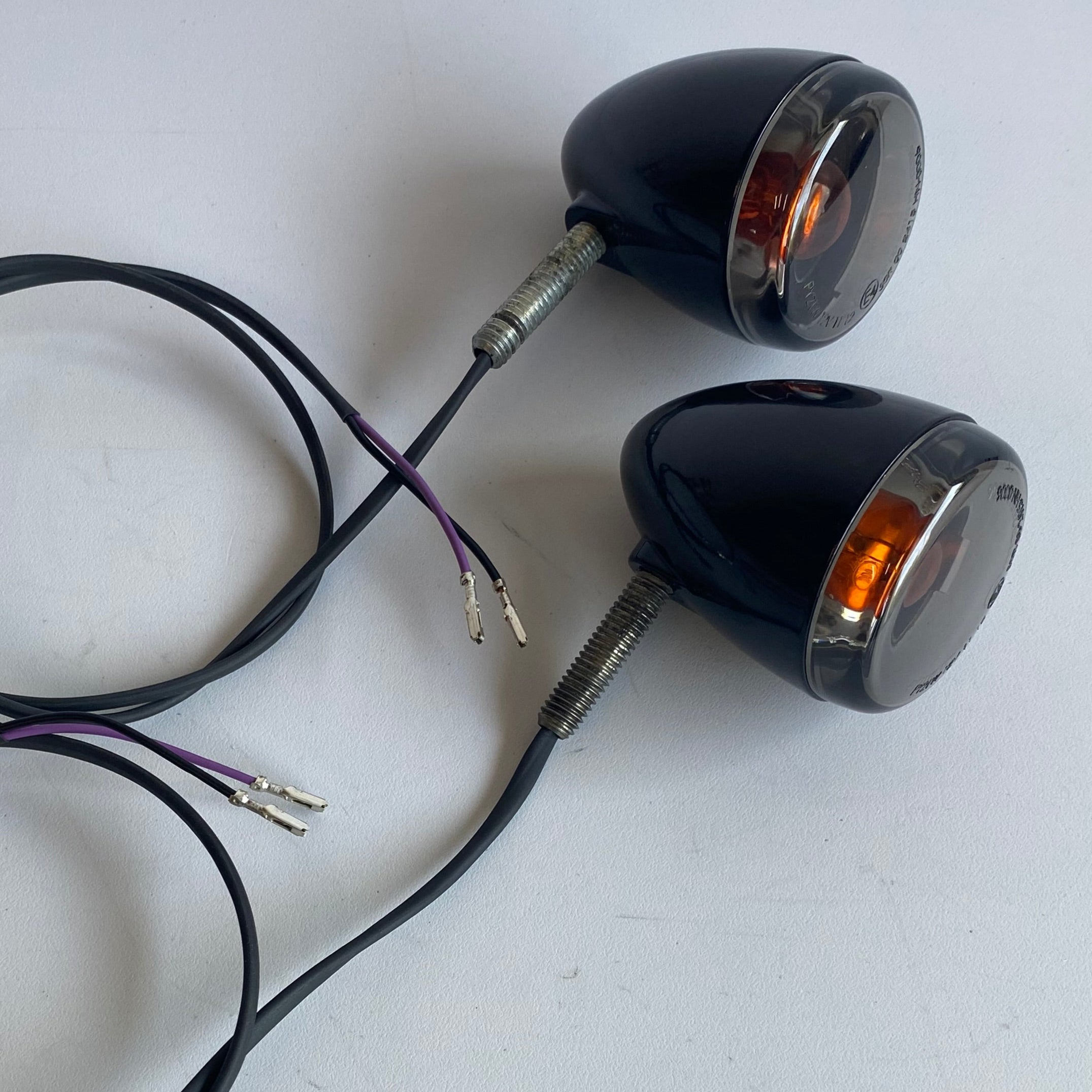 Jeu de clignotants noirs arrière déportés Harley Davidson REF OEM 68420-01