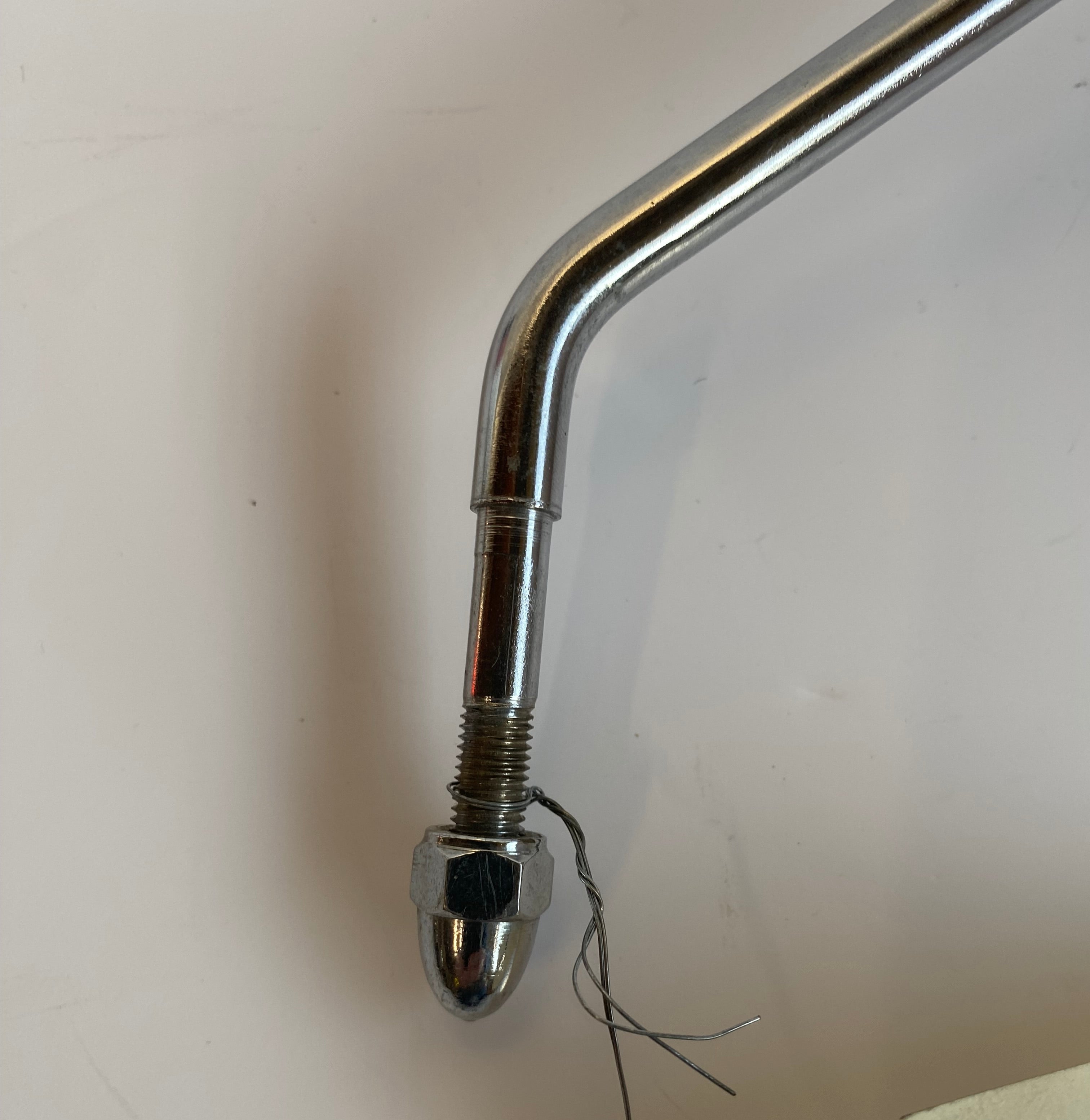 Rétroviseur chromé gauche branche longue Harley Davidson REF OEM 91894-82TA