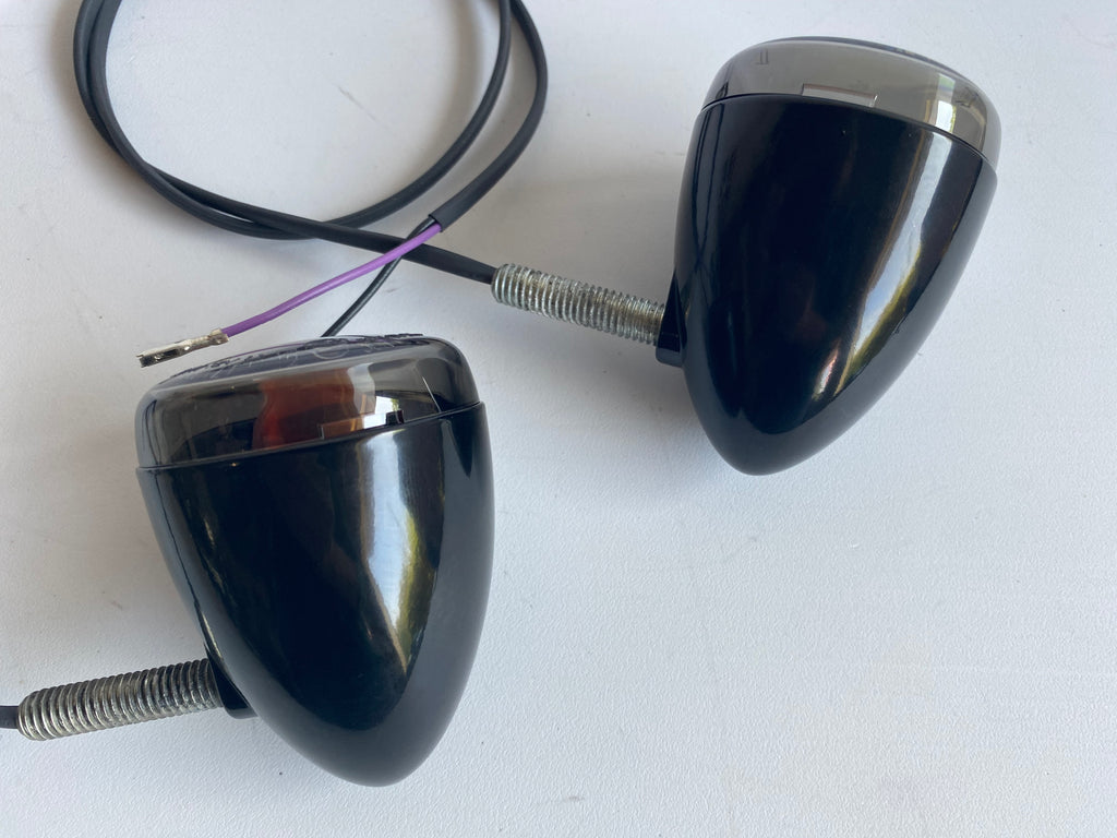 Jeu de clignotants noirs arrière déportés Harley Davidson REF OEM 68420-01