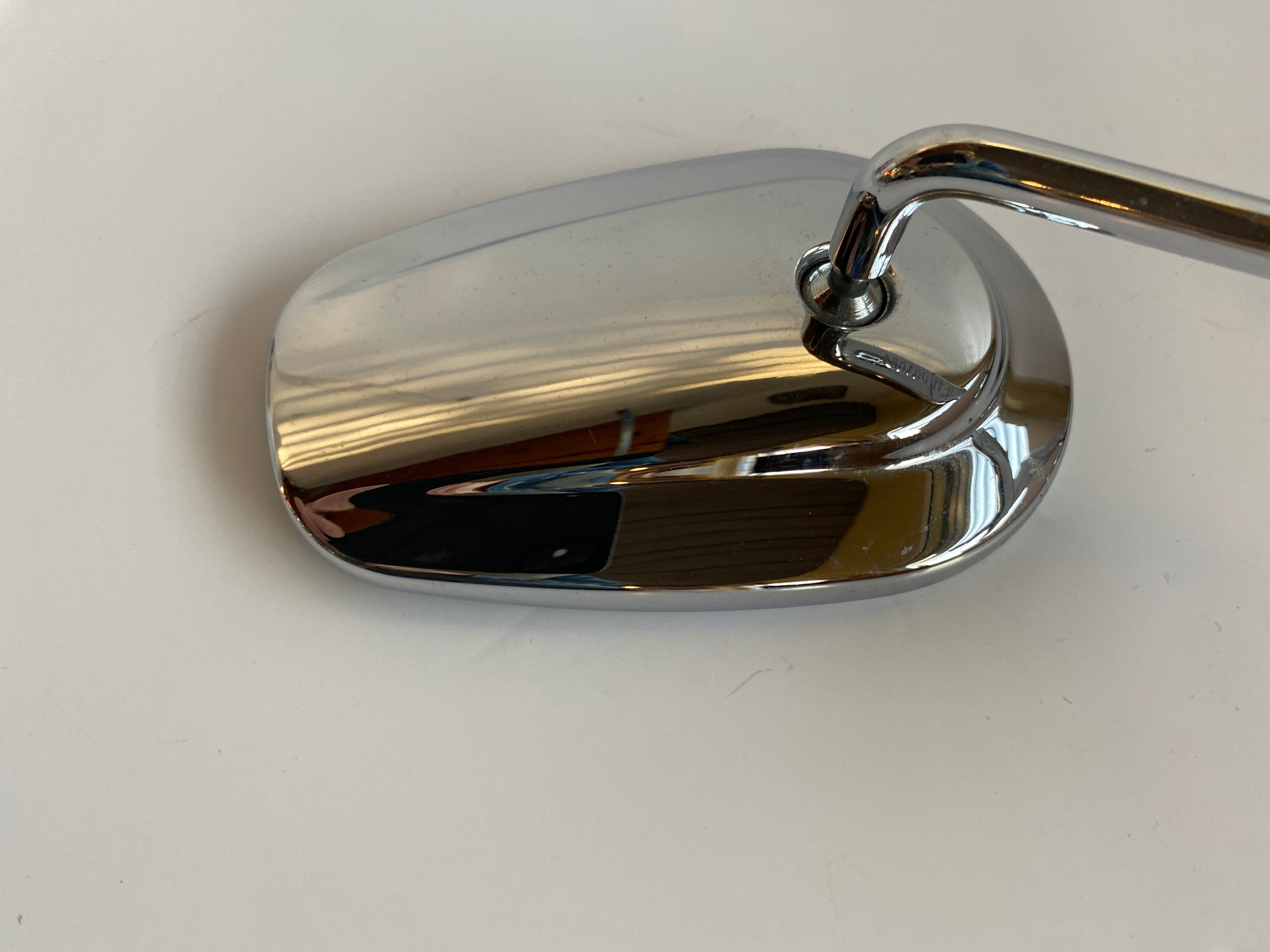 Jeu de 2 rétroviseurs chromés courts Harley Davidson REF OEM 91845-03B & 91840-03B