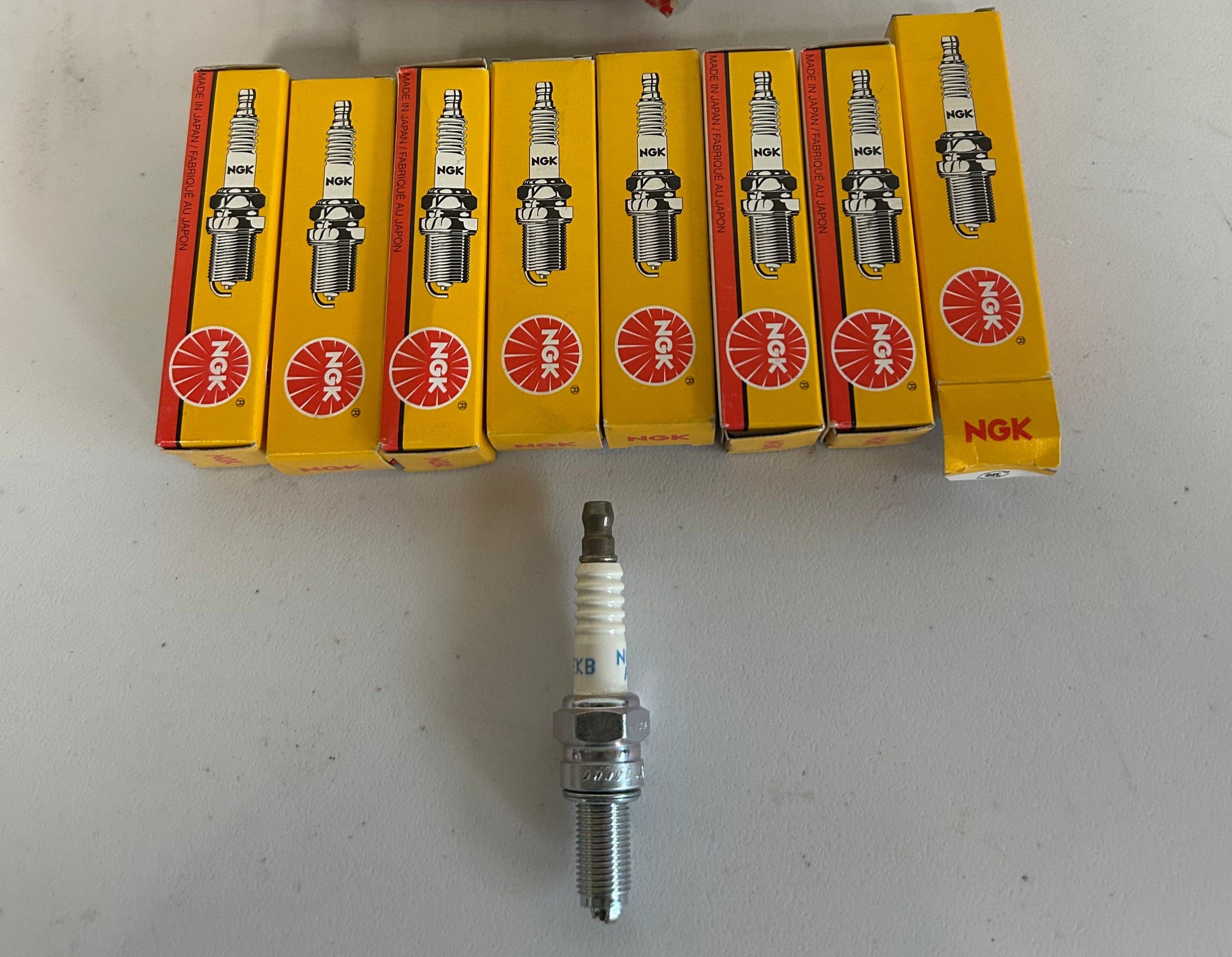 Spark plug NGK CR9EKB Buell 1125 rotax REF: V0075.1AM