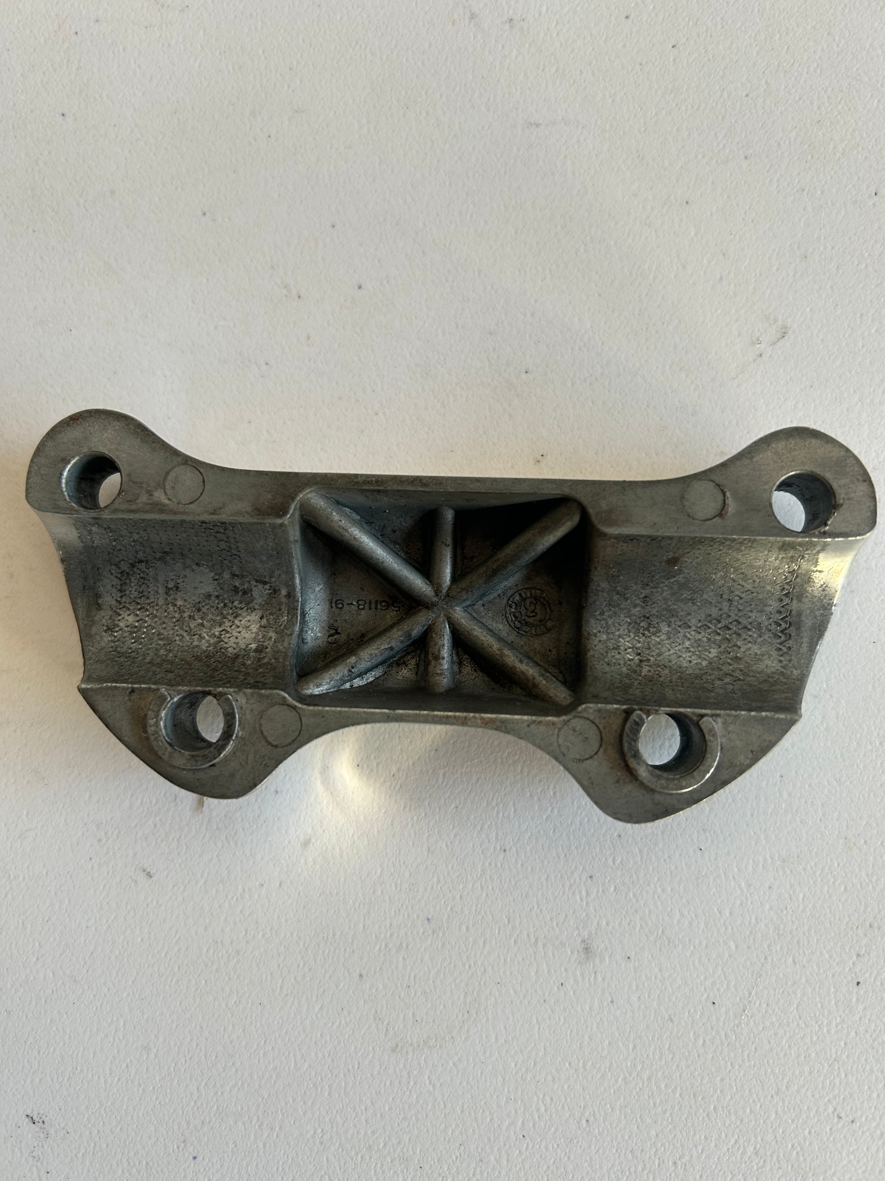 Harley Davidson polished aluminum riser bridge OEM REF: 56119-77A