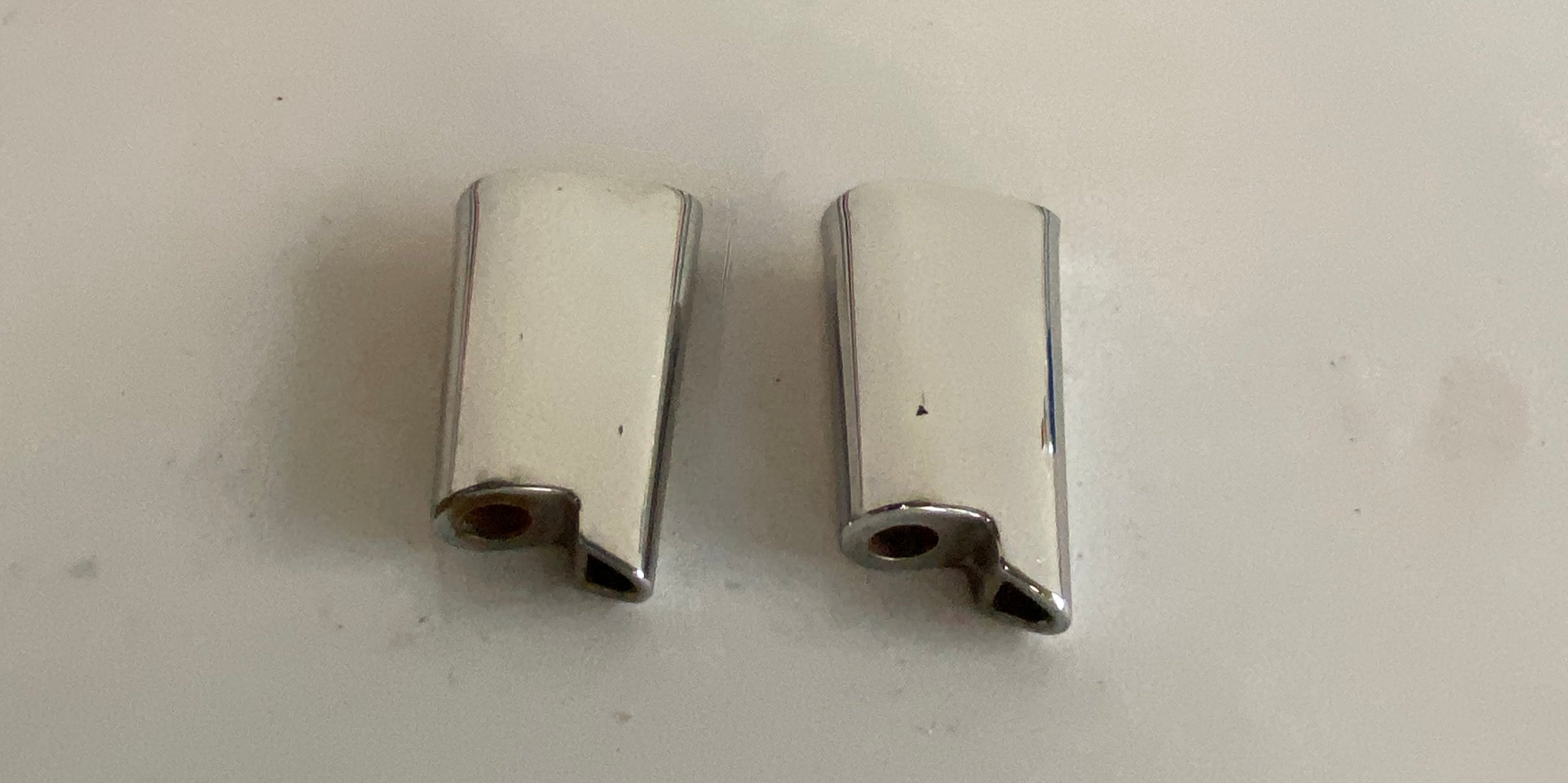 Pair of Harley Davidson rear turn signal brackets REF OEM: 68840-93