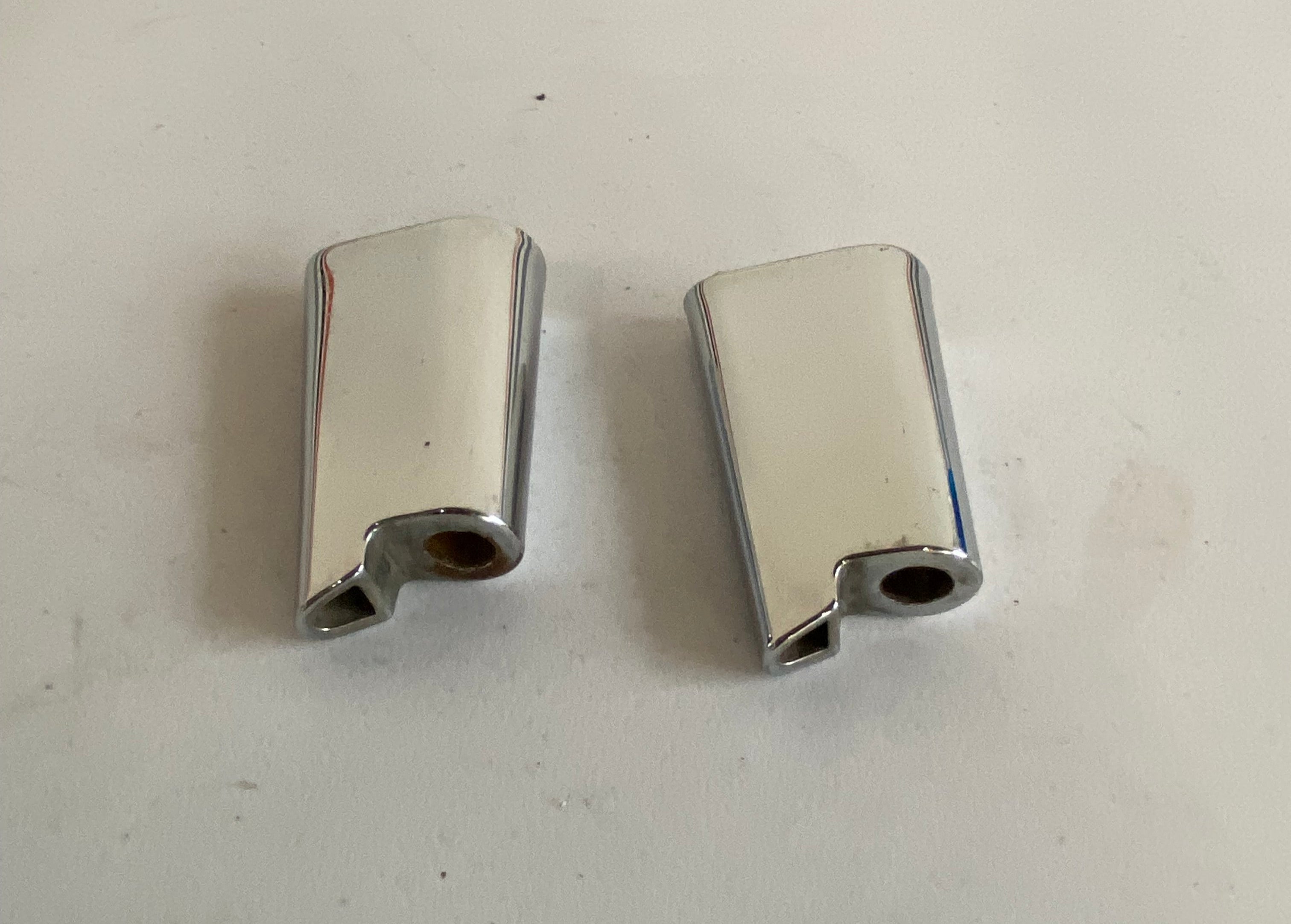 Pair of Harley Davidson rear turn signal brackets REF OEM: 68840-93