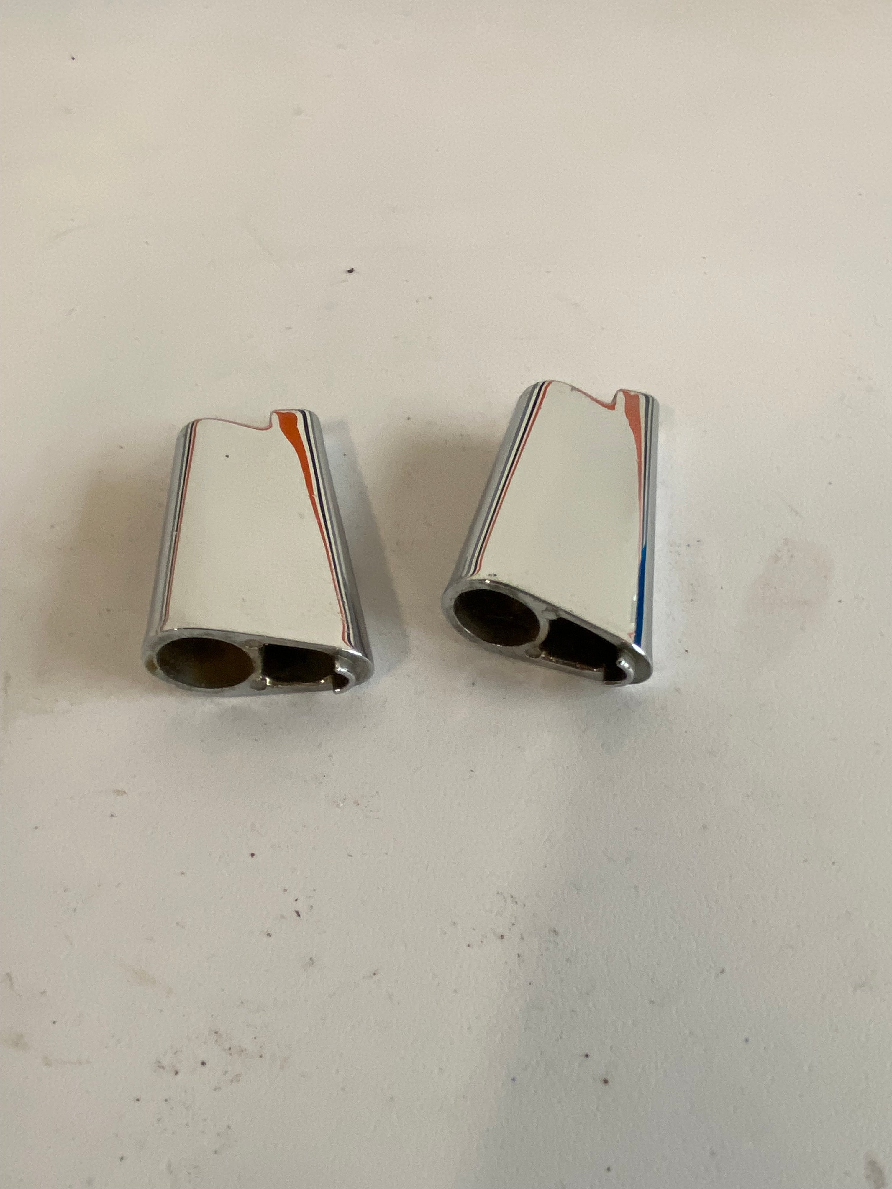 Pair of Harley Davidson rear turn signal brackets REF OEM: 68840-93