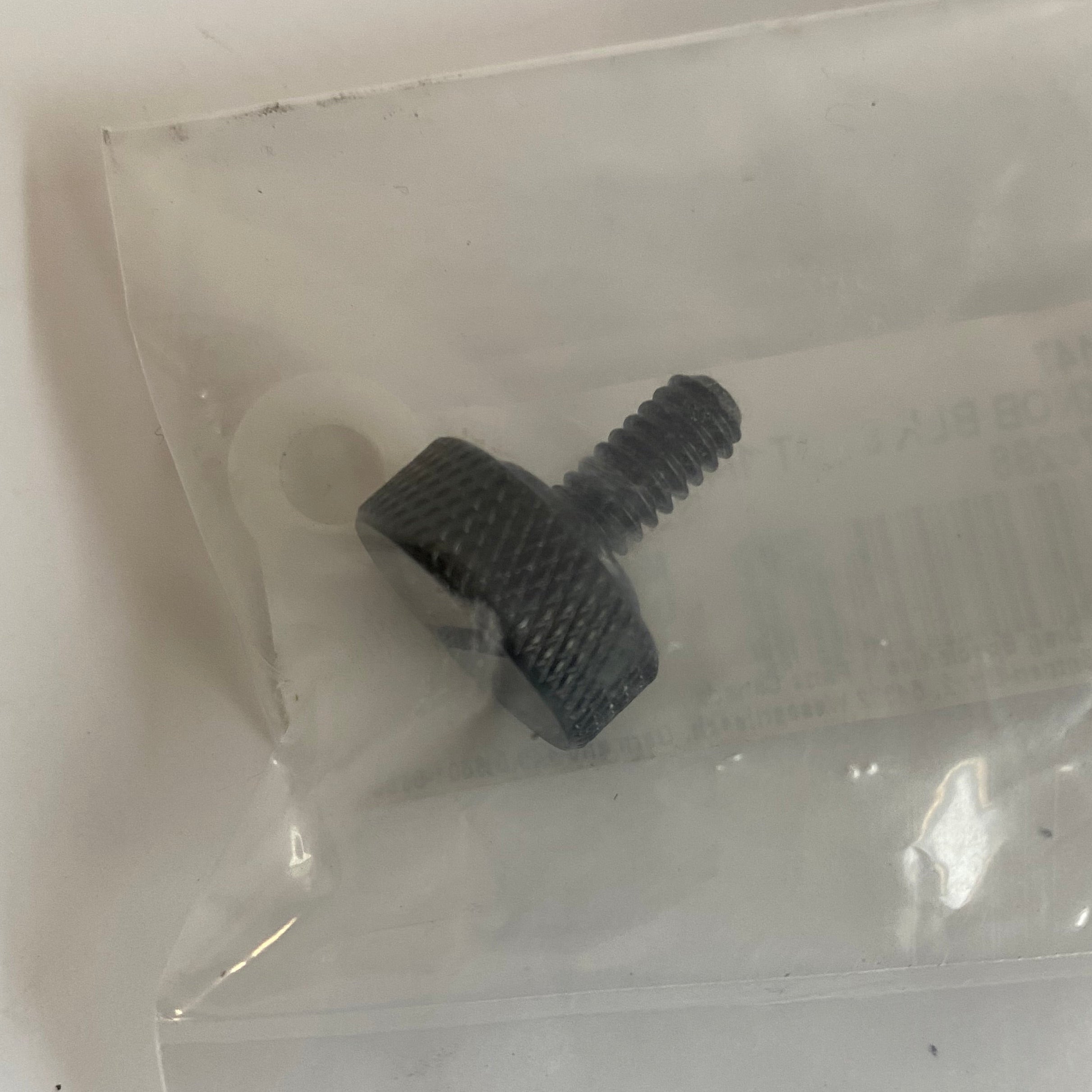 Vis de selle noire moleté Harley Davidson REF Drag 0820-0147