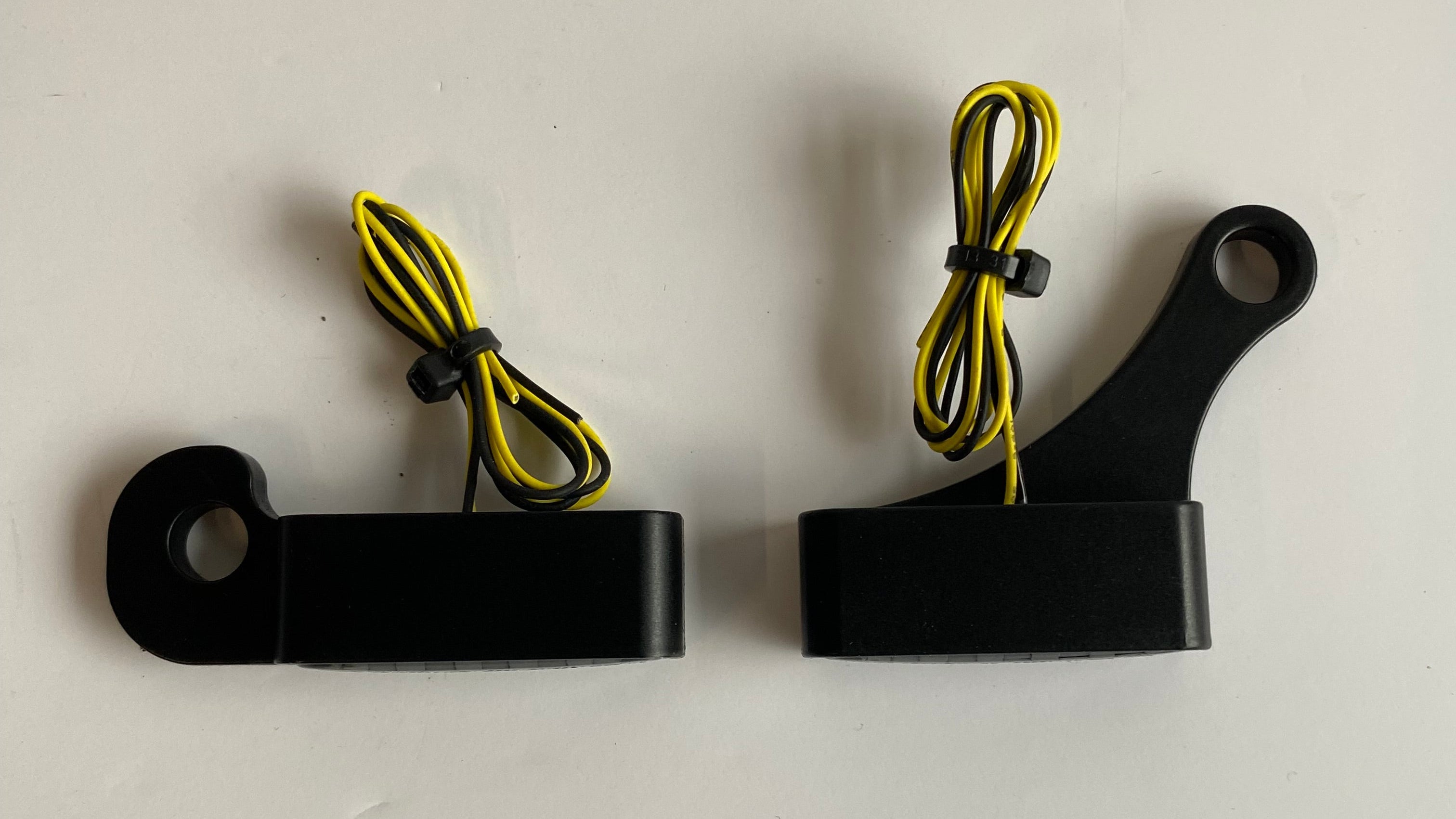 Jeu de 2 minis clignotants avant noir Heinz Bike Softail Harley Davidson REF Drag 2020-1471