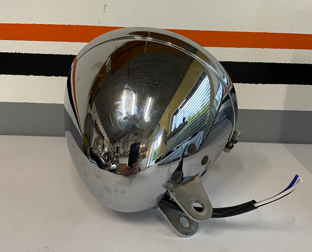 Chrome headlight diameter 6 1/2 inches Harley Davidson REF MCS: 908216