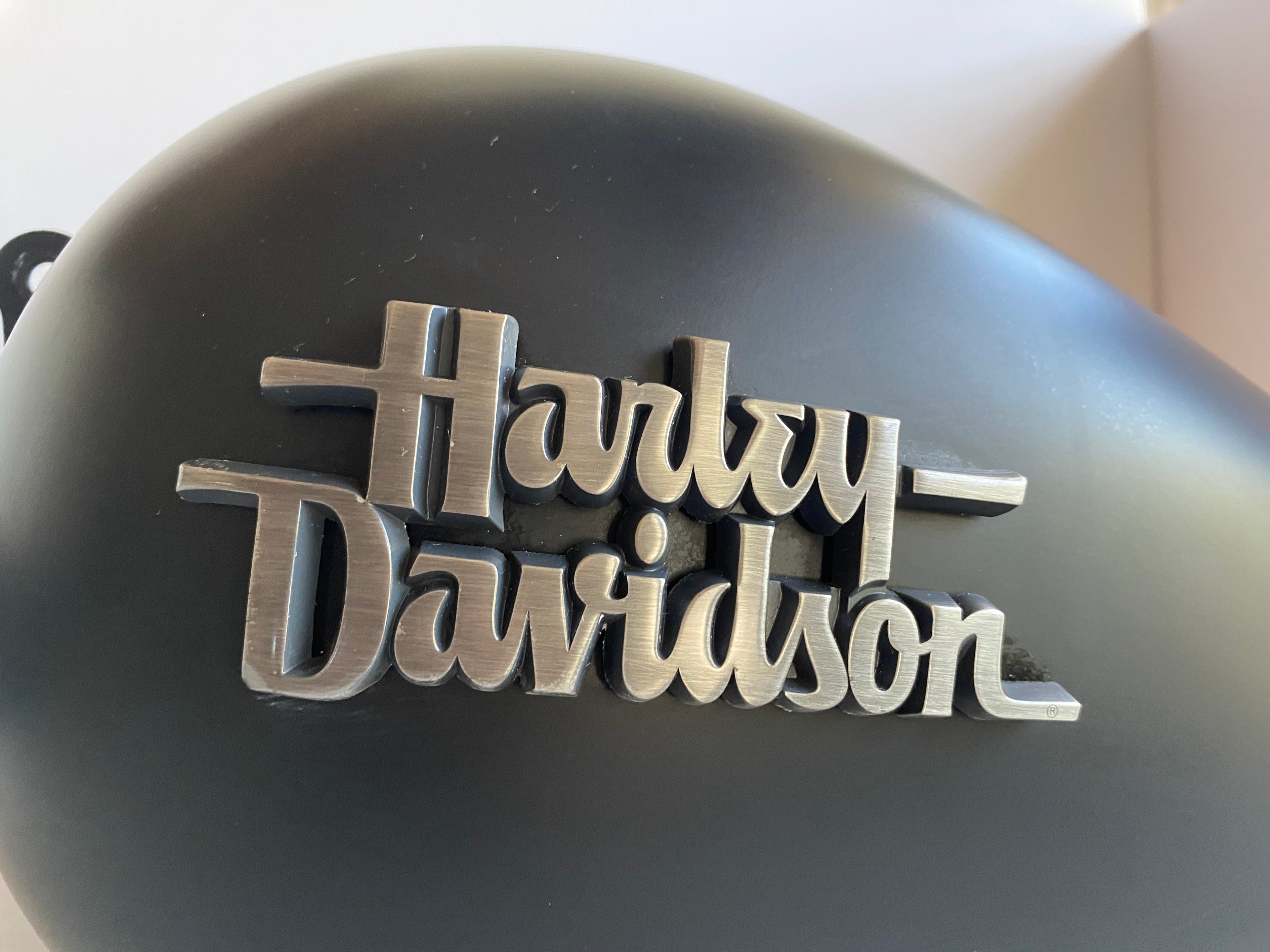 Réservoir à carburant essence Dyna noir mat Harley Davidson REF OEM 61000172BYM