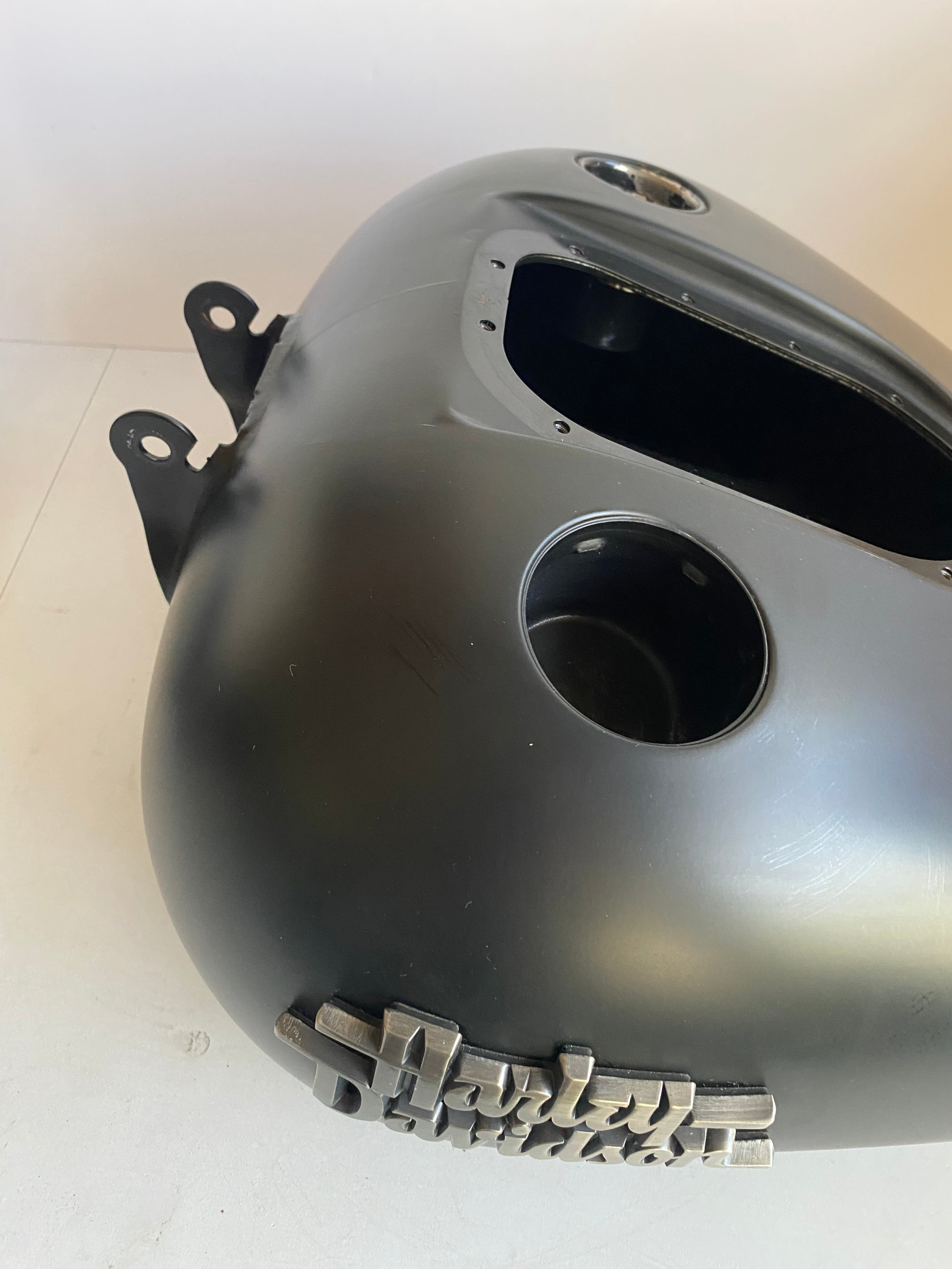 Réservoir à carburant essence Dyna noir mat Harley Davidson REF OEM 61000172BYM