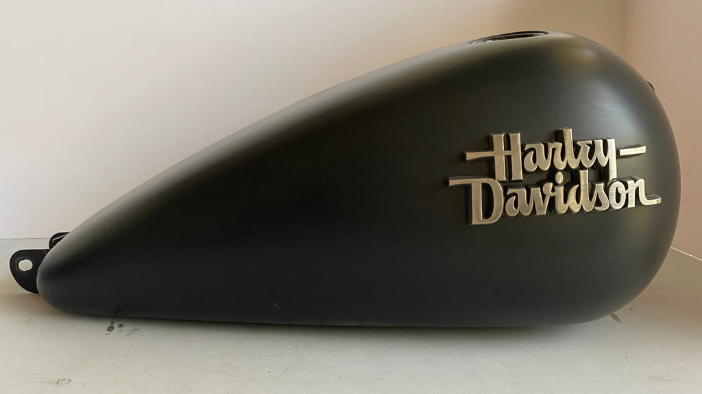 Réservoir à carburant essence Dyna noir mat Harley Davidson REF OEM 61000172BYM