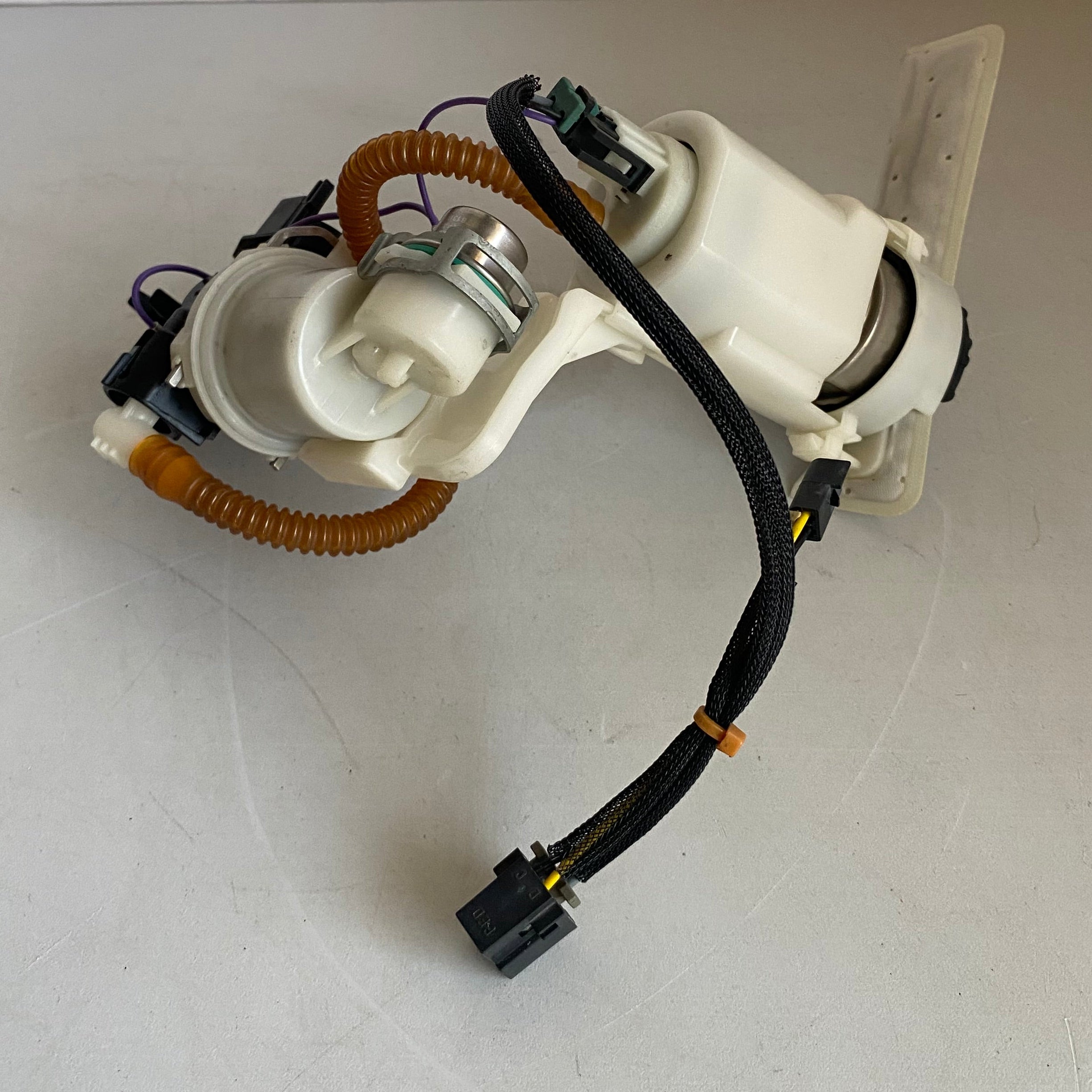 Pompe à carburant + filtre à essence Dyna Harley Davidson REF OEM 75218-04D