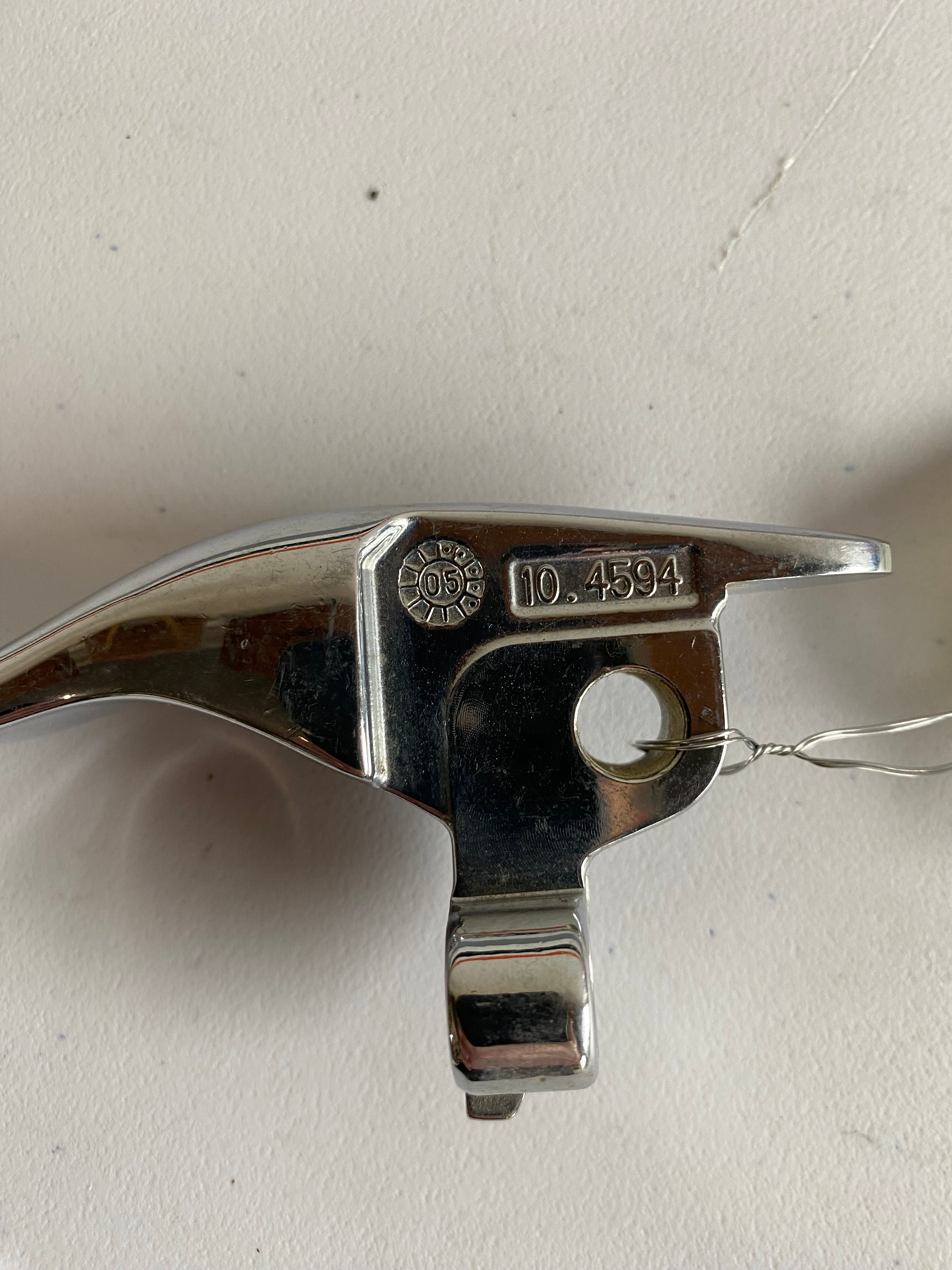 Levier de frein Harley Davidson REF OEM : 42859-06B
