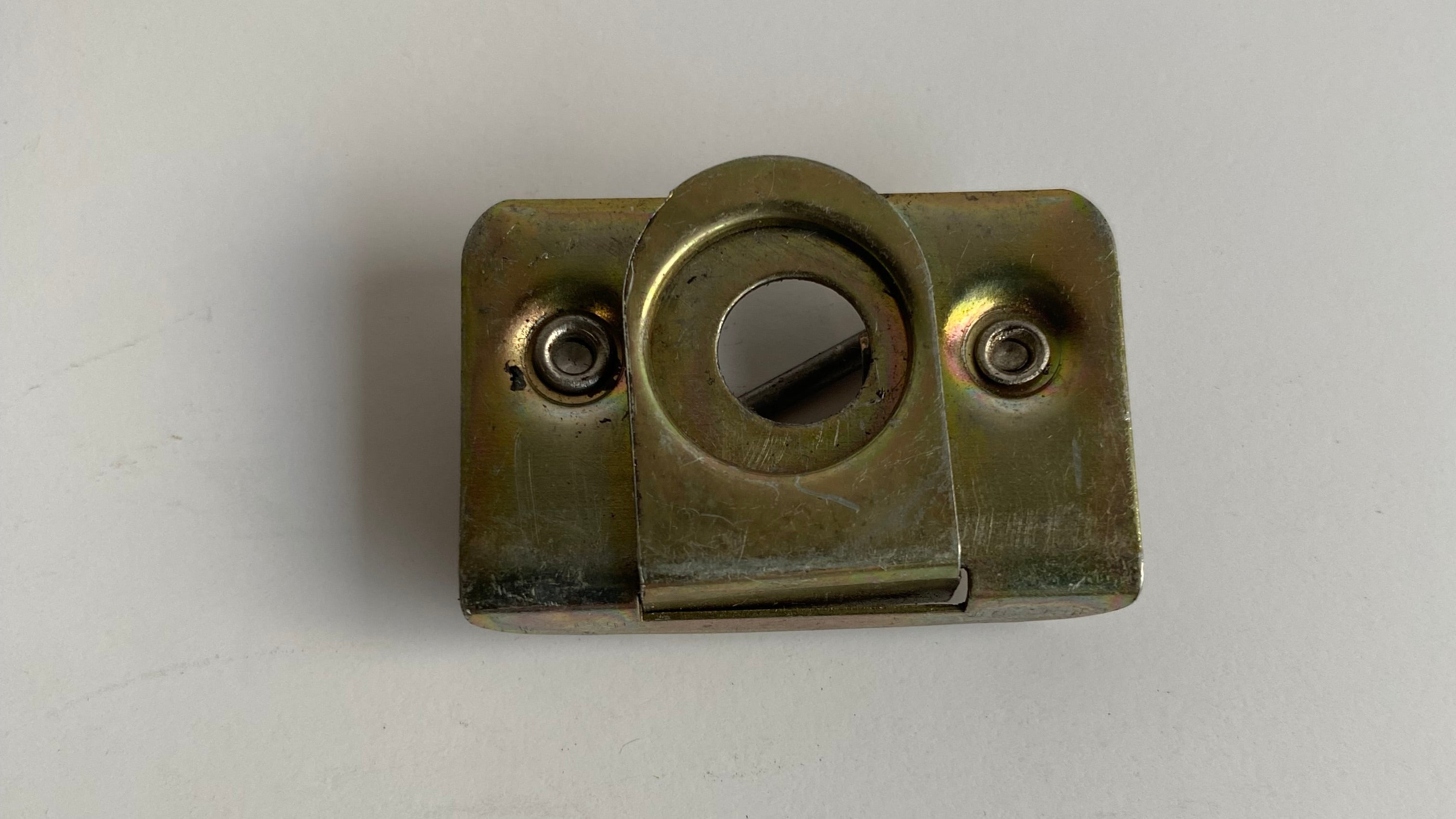 Clip réceptacle de sacoches Touring Harley Davidson REF OEM 70909-95