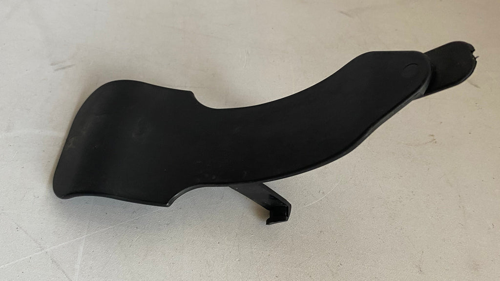 Cache faisceau électrique cadre Dyna Harley Davidson REF OEM 70427-06