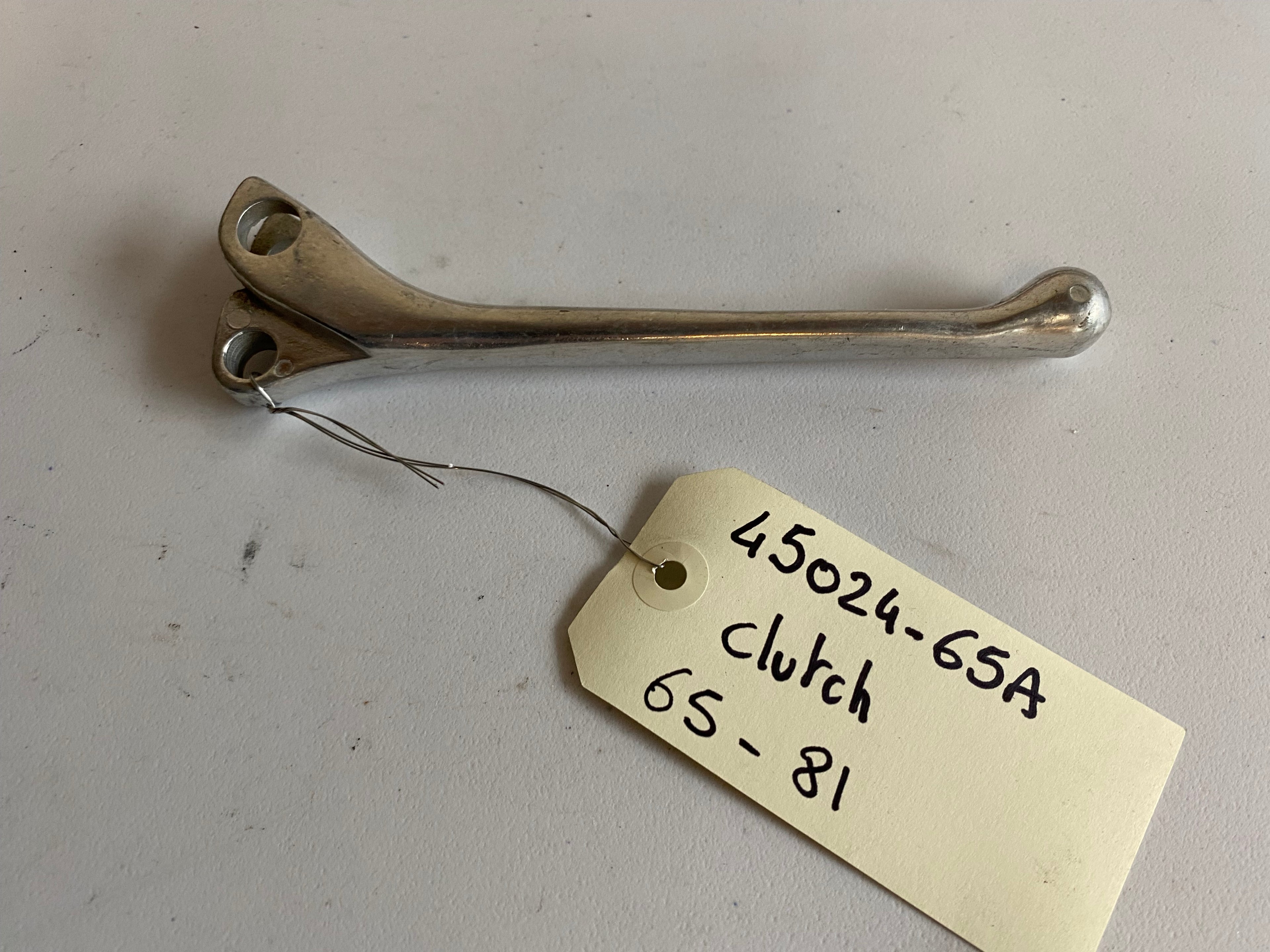 Harley Davidson Kupplungshebel OEM-Referenz: 45024-65A