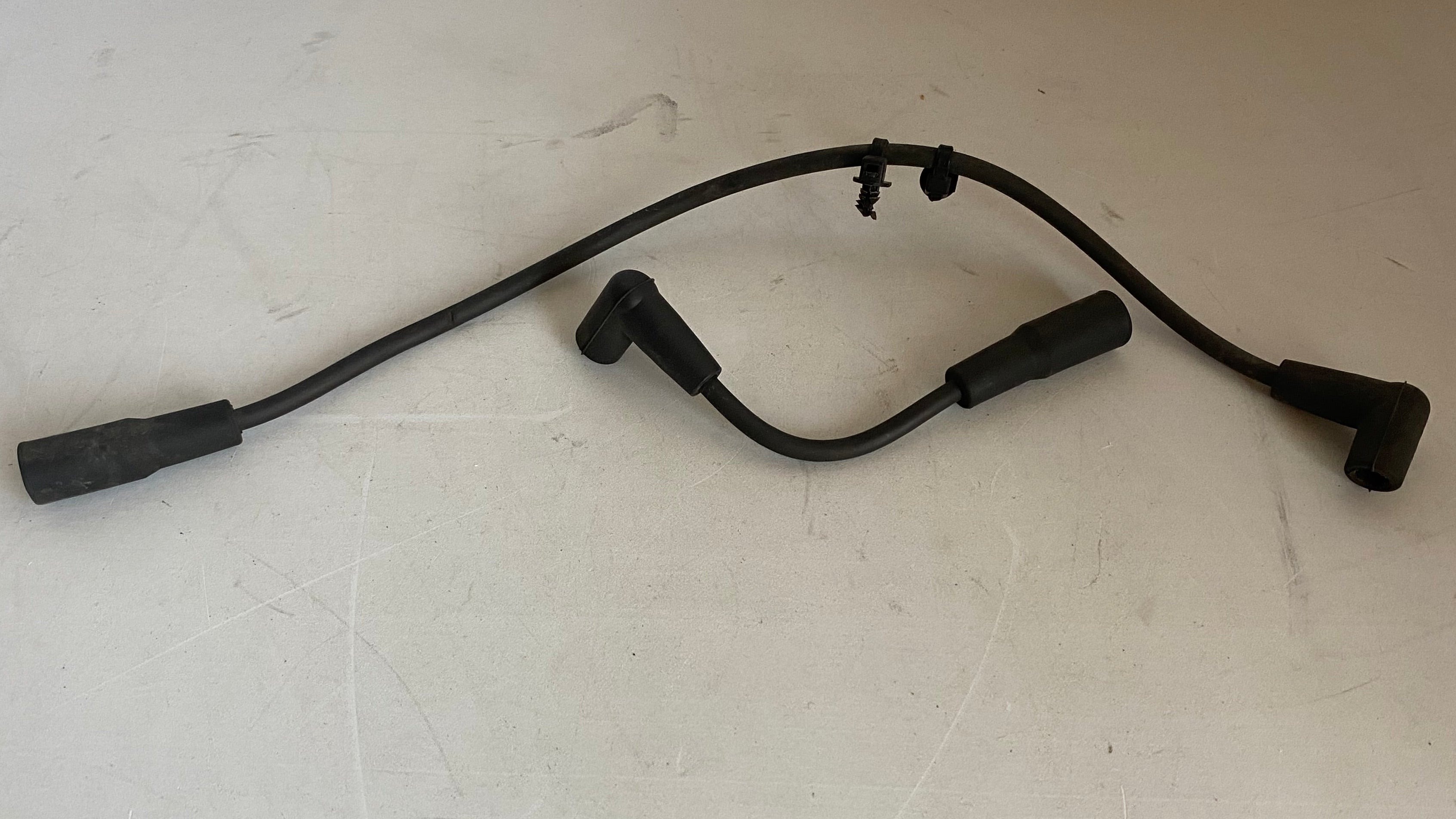 Jeu de fils allumage de bougies Dyna Harley Davidson REF OEM 31960-99A & 31981-99C