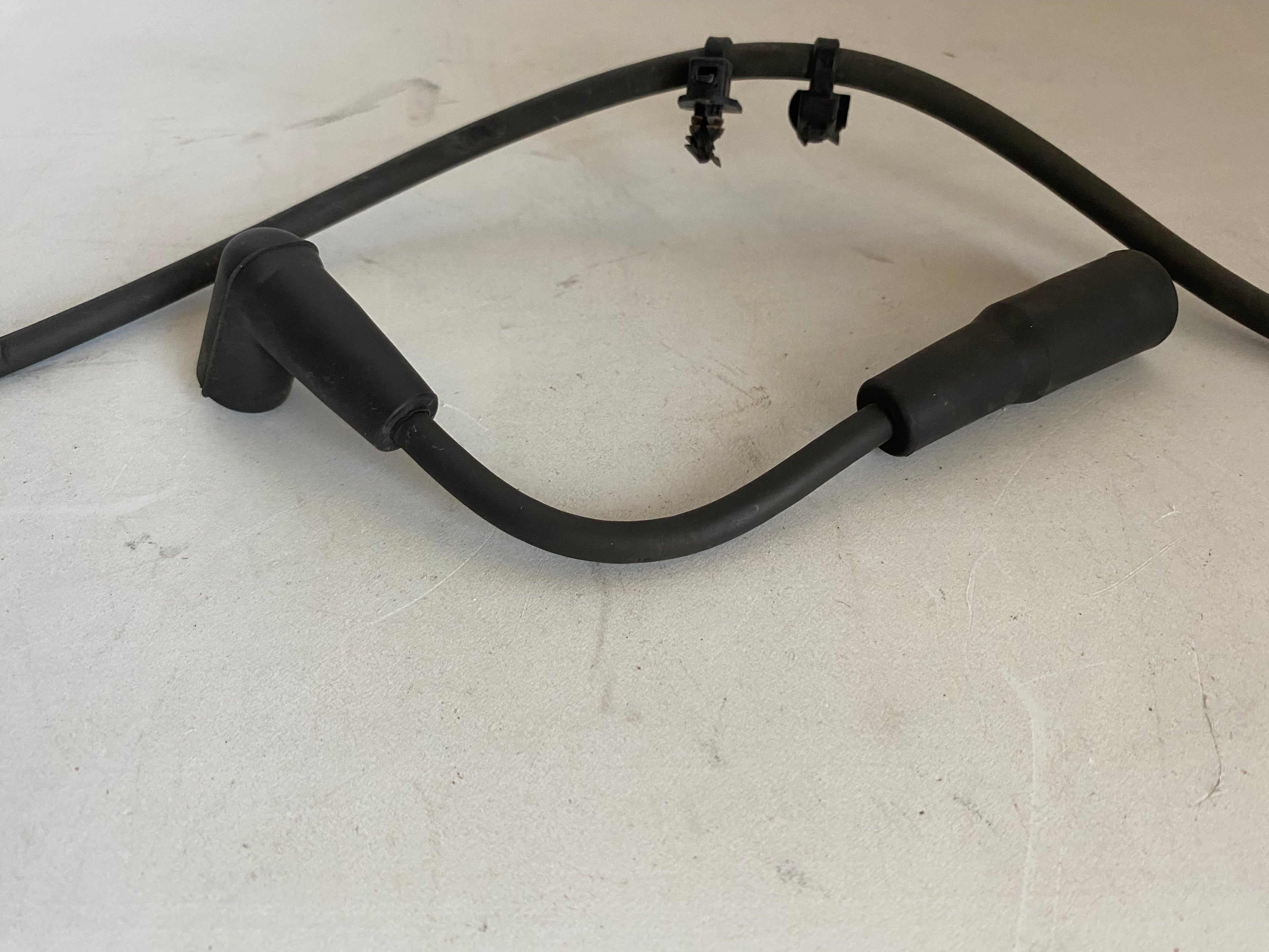 Jeu de fils allumage de bougies Dyna Harley Davidson REF OEM 31960-99A & 31981-99C