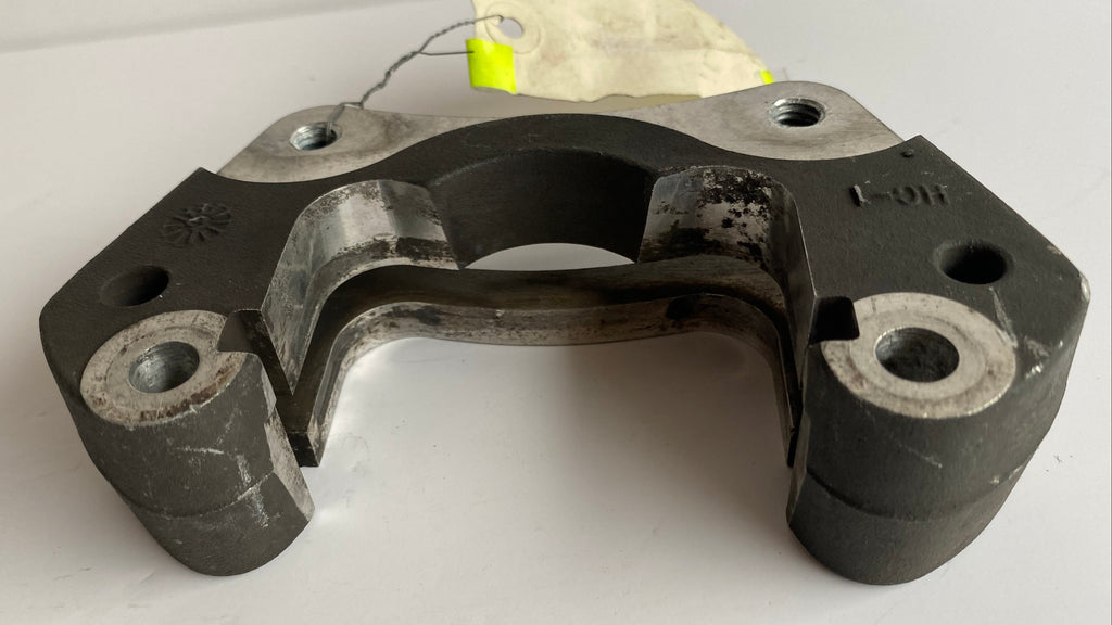 Support étrier de frein arrière Tri Glide Harley Davidson REF OEM 41300045