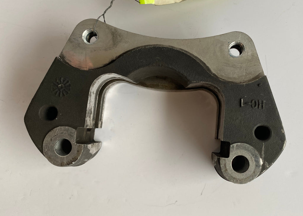 Support étrier de frein arrière Tri Glide Harley Davidson REF OEM 41300045