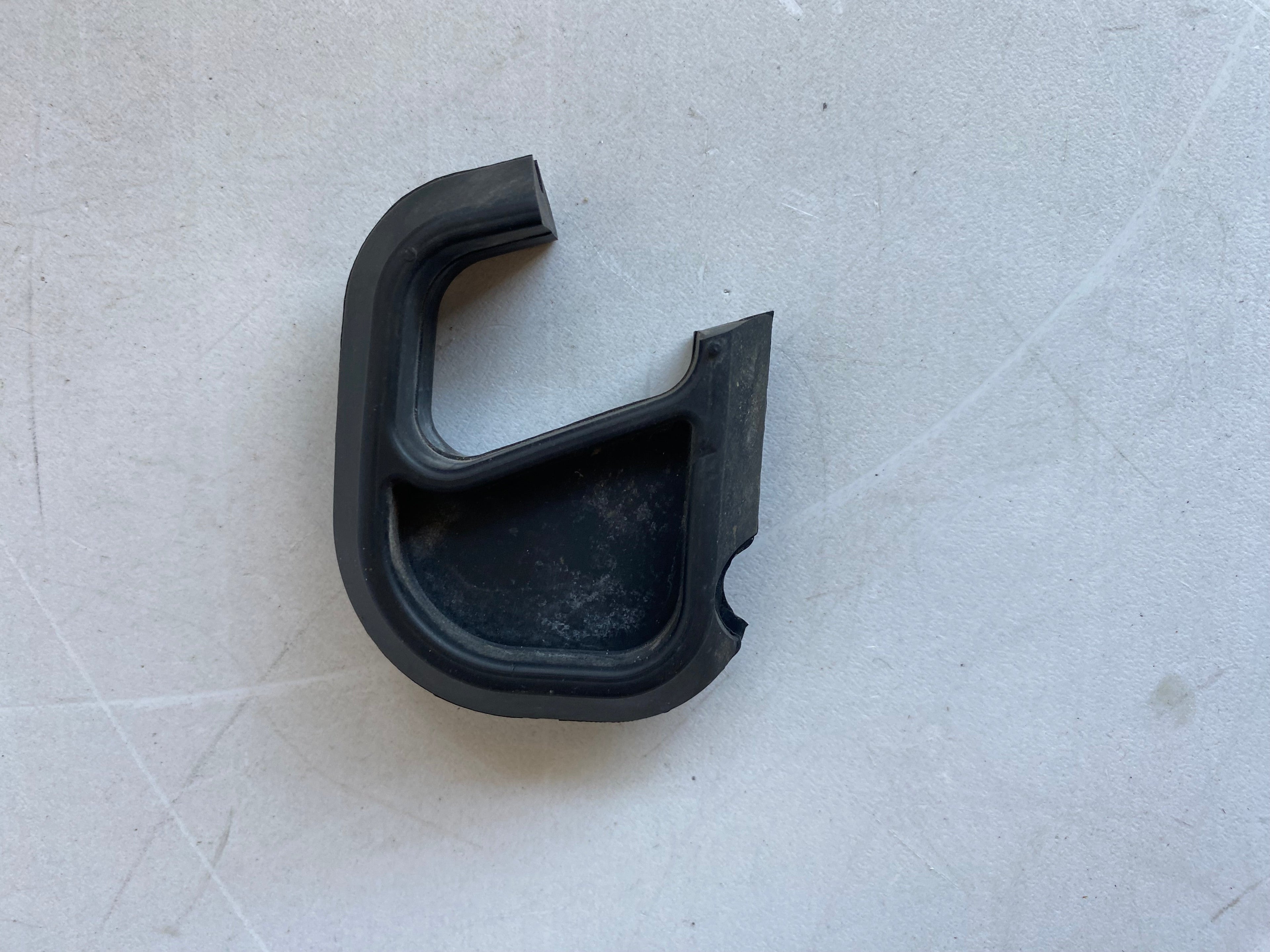 Cache cadre gauche Dyna Harley Davidson REF OEM 12100021
