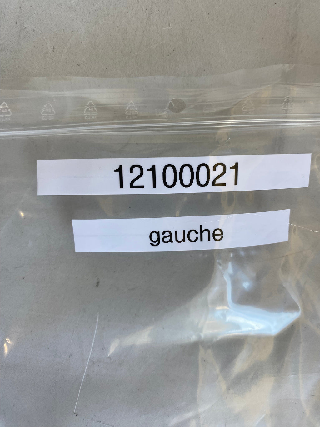 Cache cadre gauche Dyna Harley Davidson REF OEM 12100021