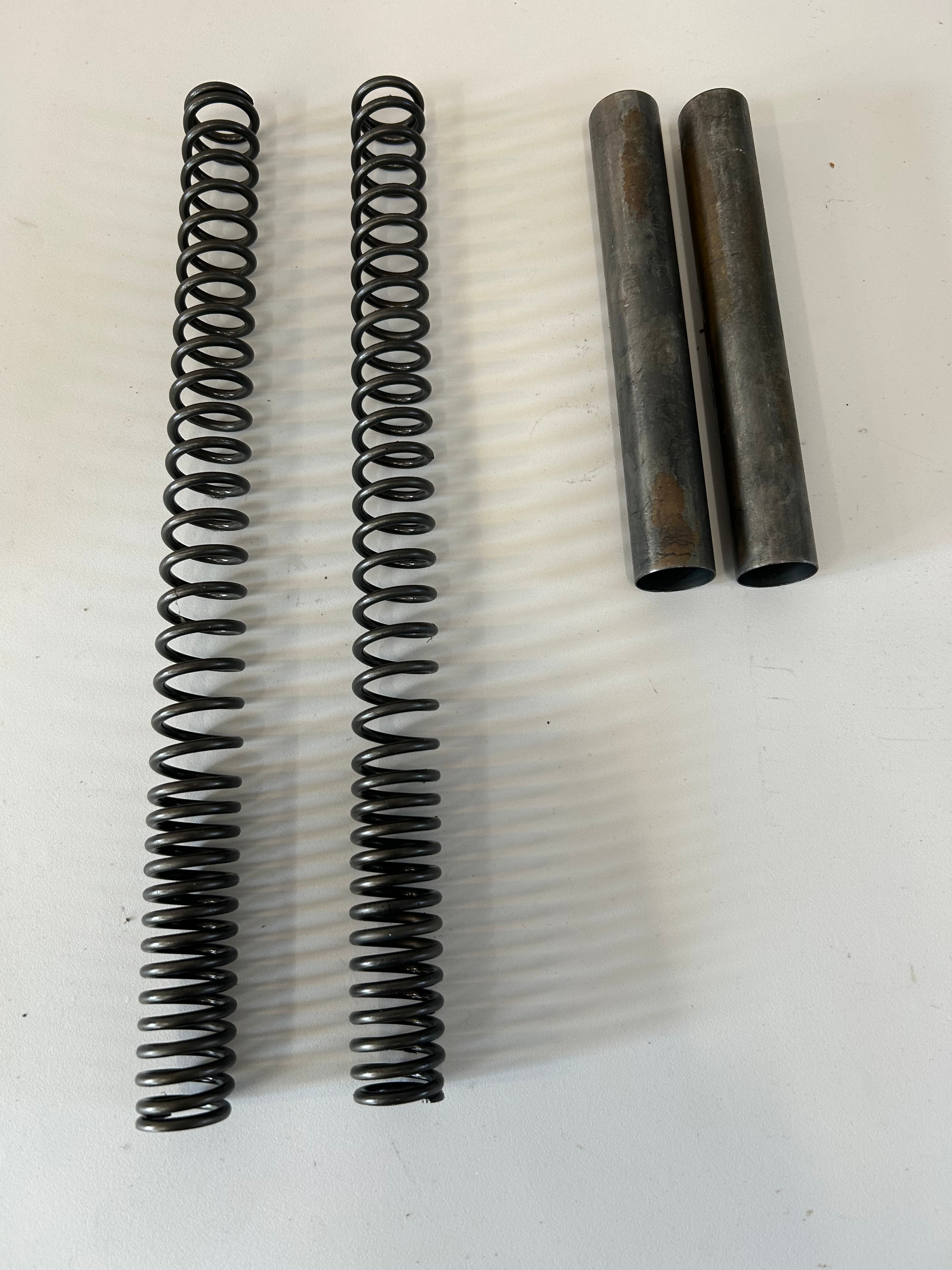 Jeu de ressorts fourche 39mm Sportster Harley Davidson REF : 45500139