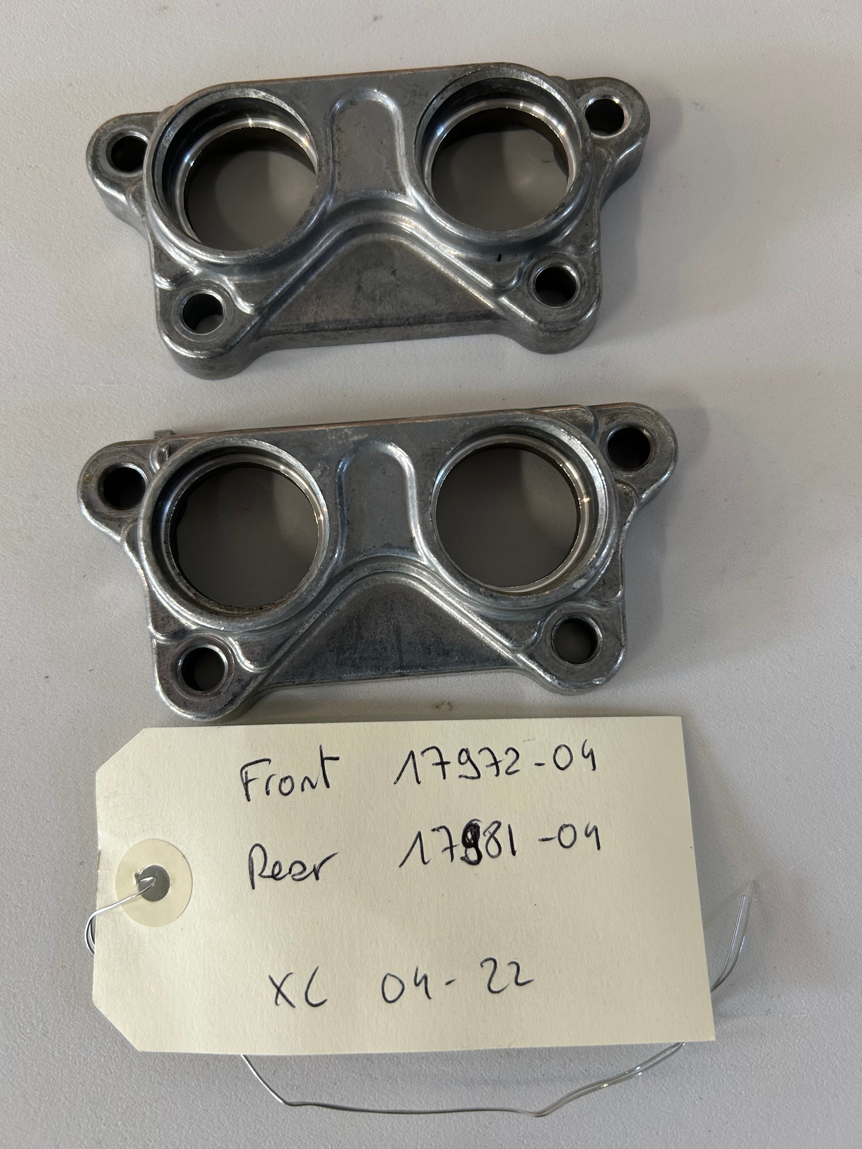 Harley Davidson hydraulic tappet bases REF OEM: 17972-04 / 17981-04