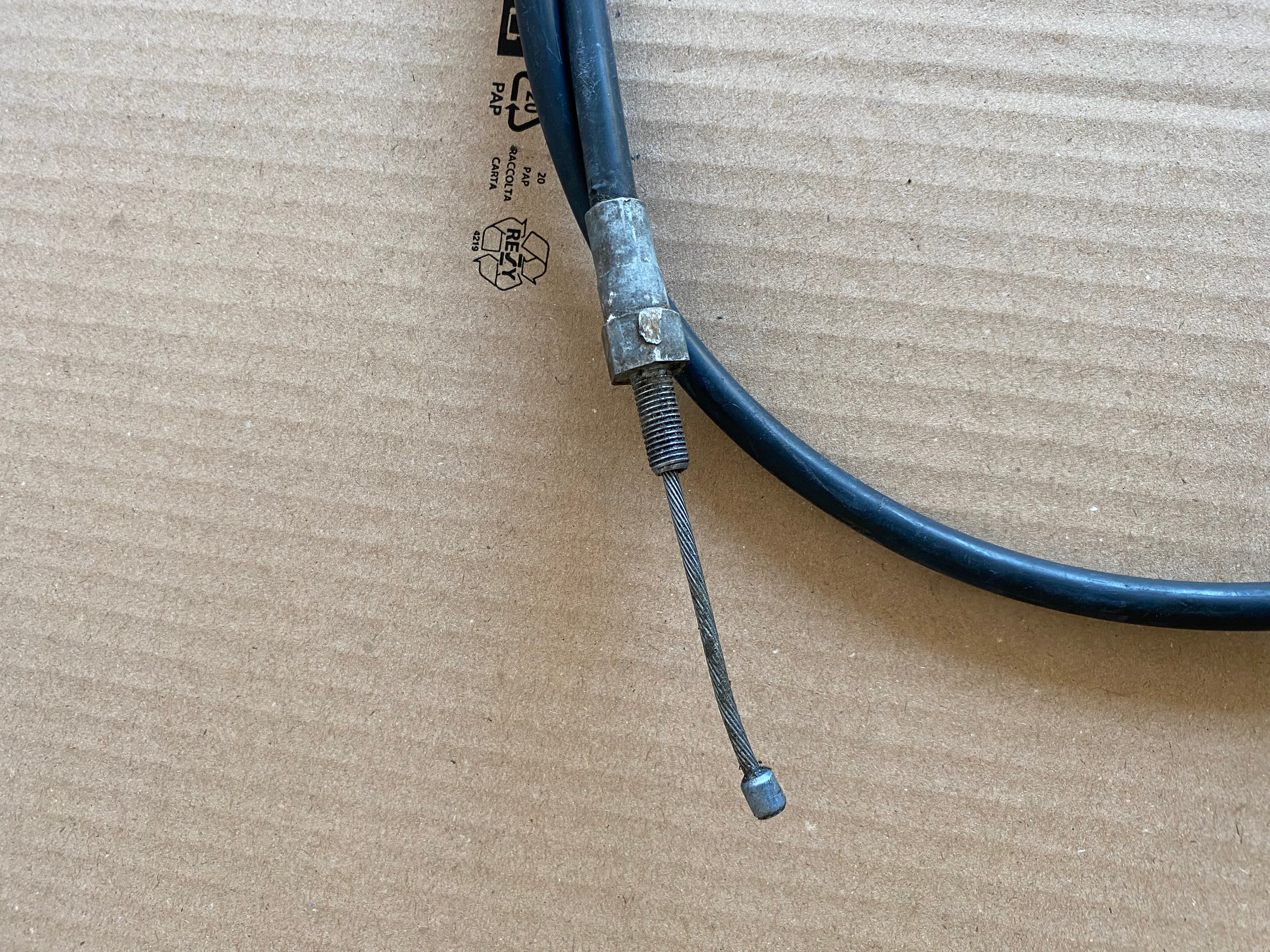 Câble d'embrayage Harley Davidson REF OEM : 38619-88A
