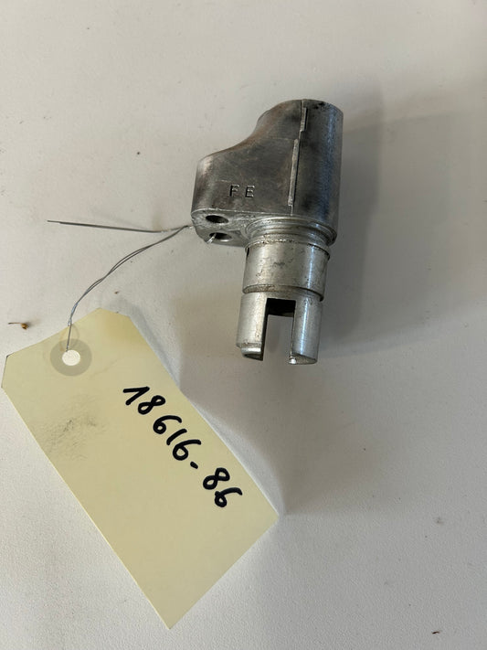 Bloc poussoir hydraulique échappement avant  Harley Davidson REF OEM : 18616-86