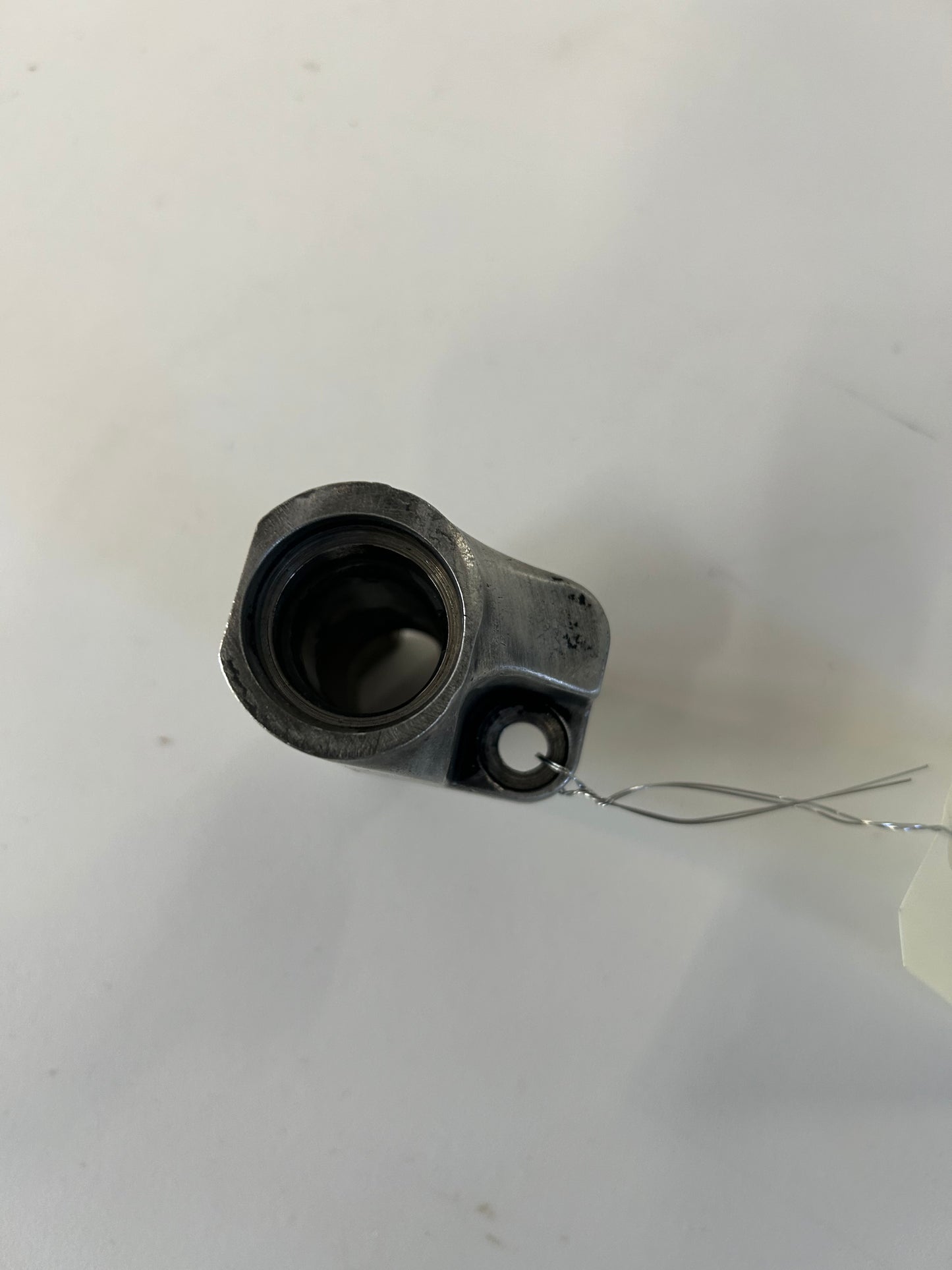 Bloc poussoir hydraulique échappement avant  Harley Davidson REF OEM : 18616-86