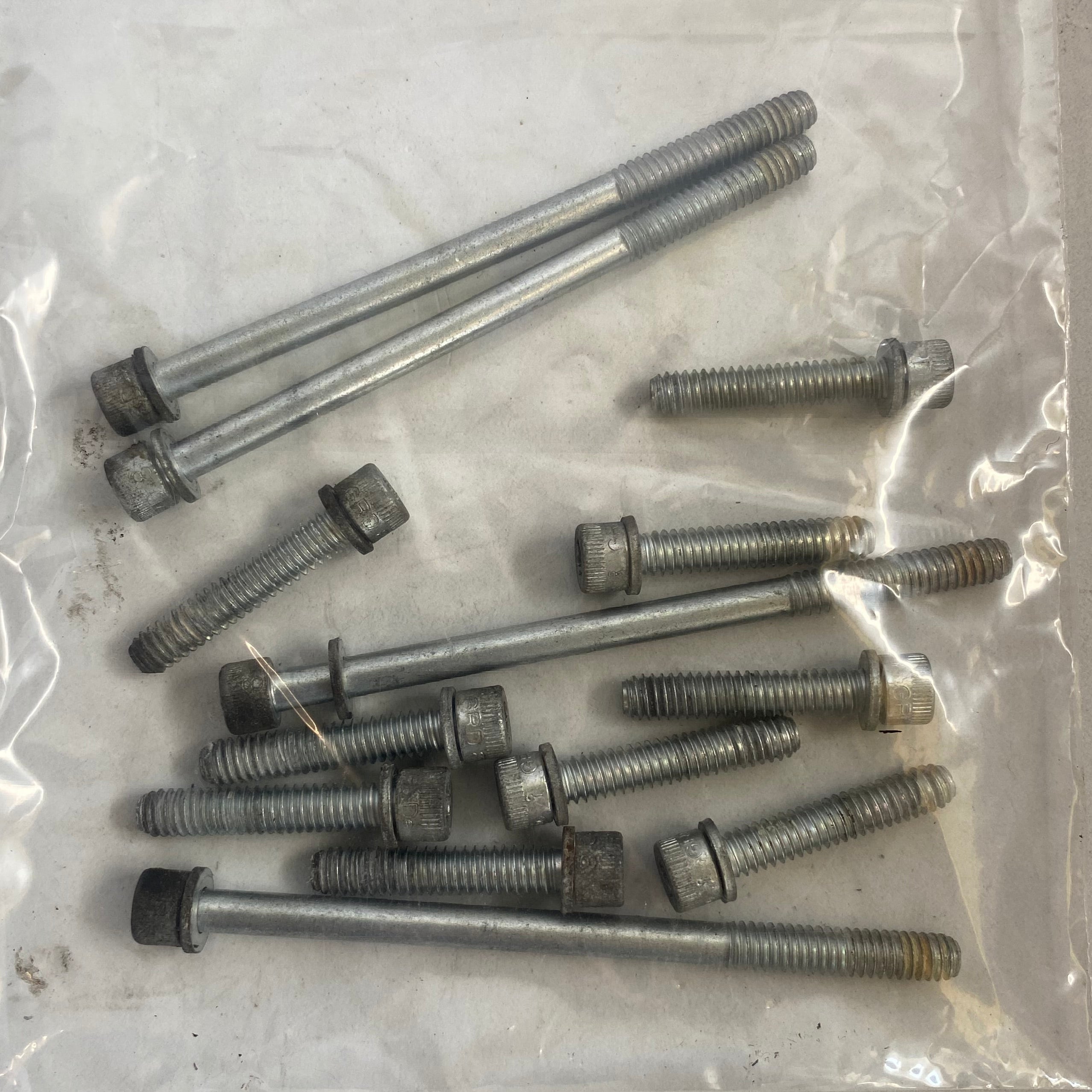 Jeu de vis BTR pour carter primaire Twin Cam Harley Davidson REF OEM 1775 & 4813A