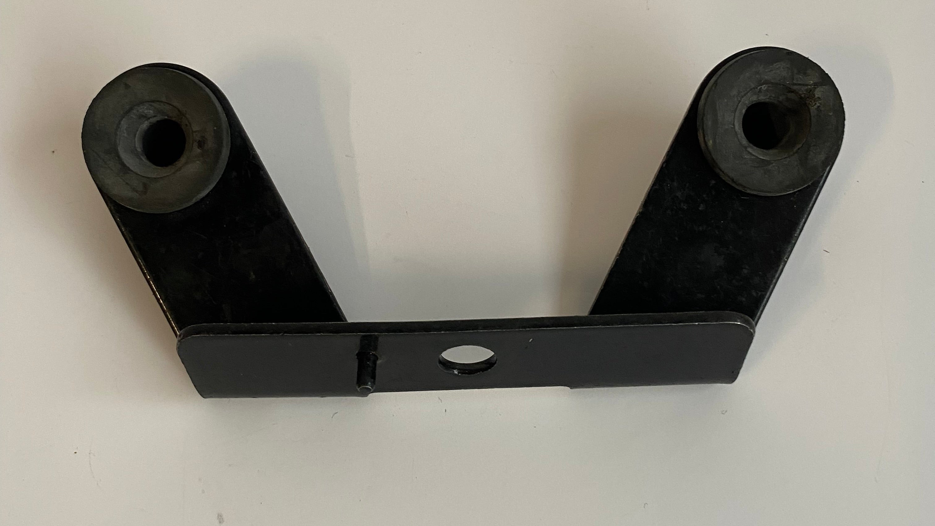 Support inférieur saute vent Dyna Low Rider S Harley Davidson REF OEM 57000756