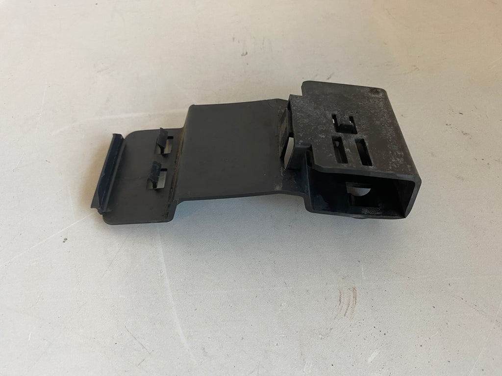Support prises faisceau électrique cadre Dyna Harley Davidson REF OEM 70464-12