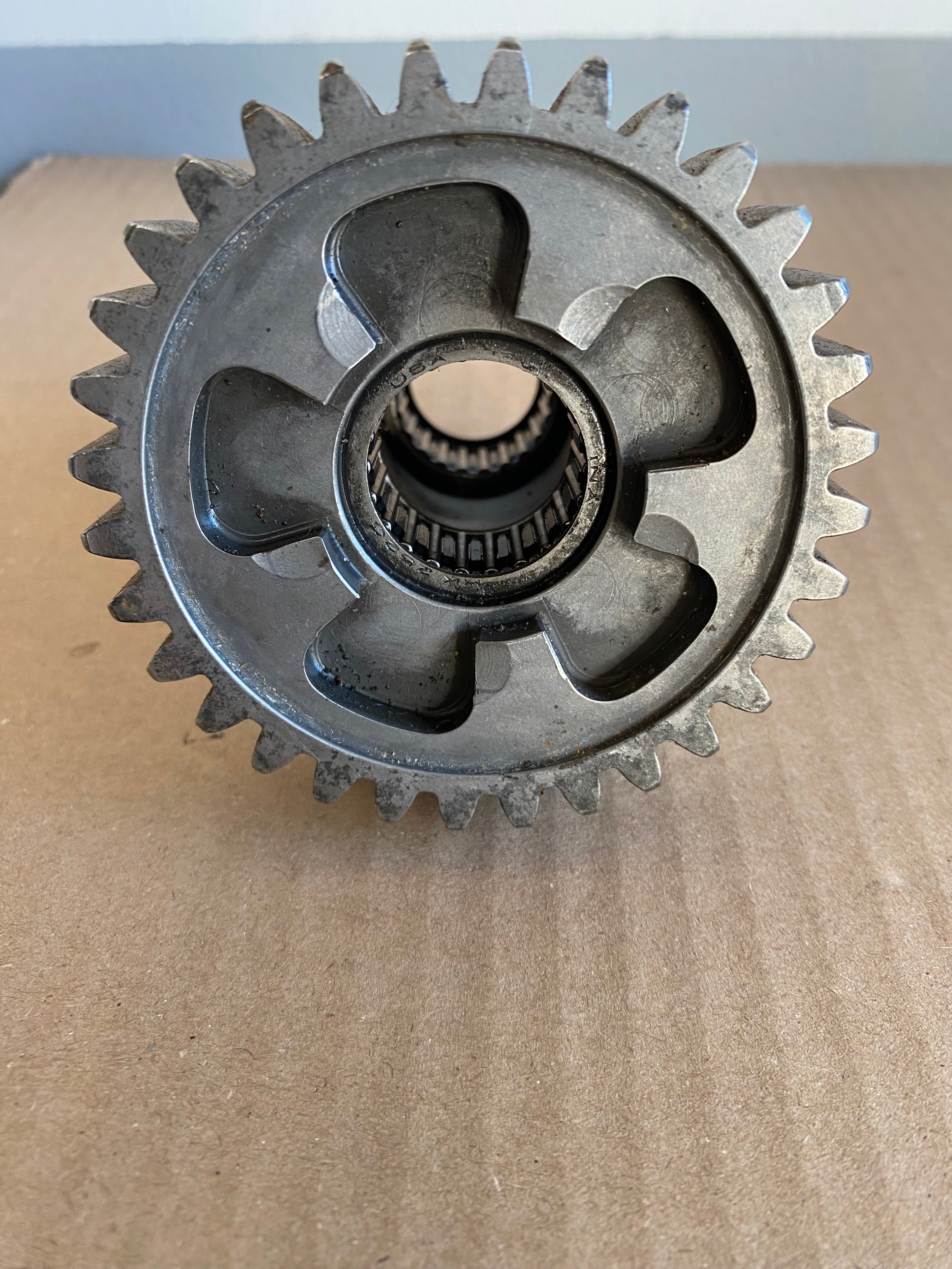 pignon 5° vitesse Harley Davidson REF OEM : 35029-85A