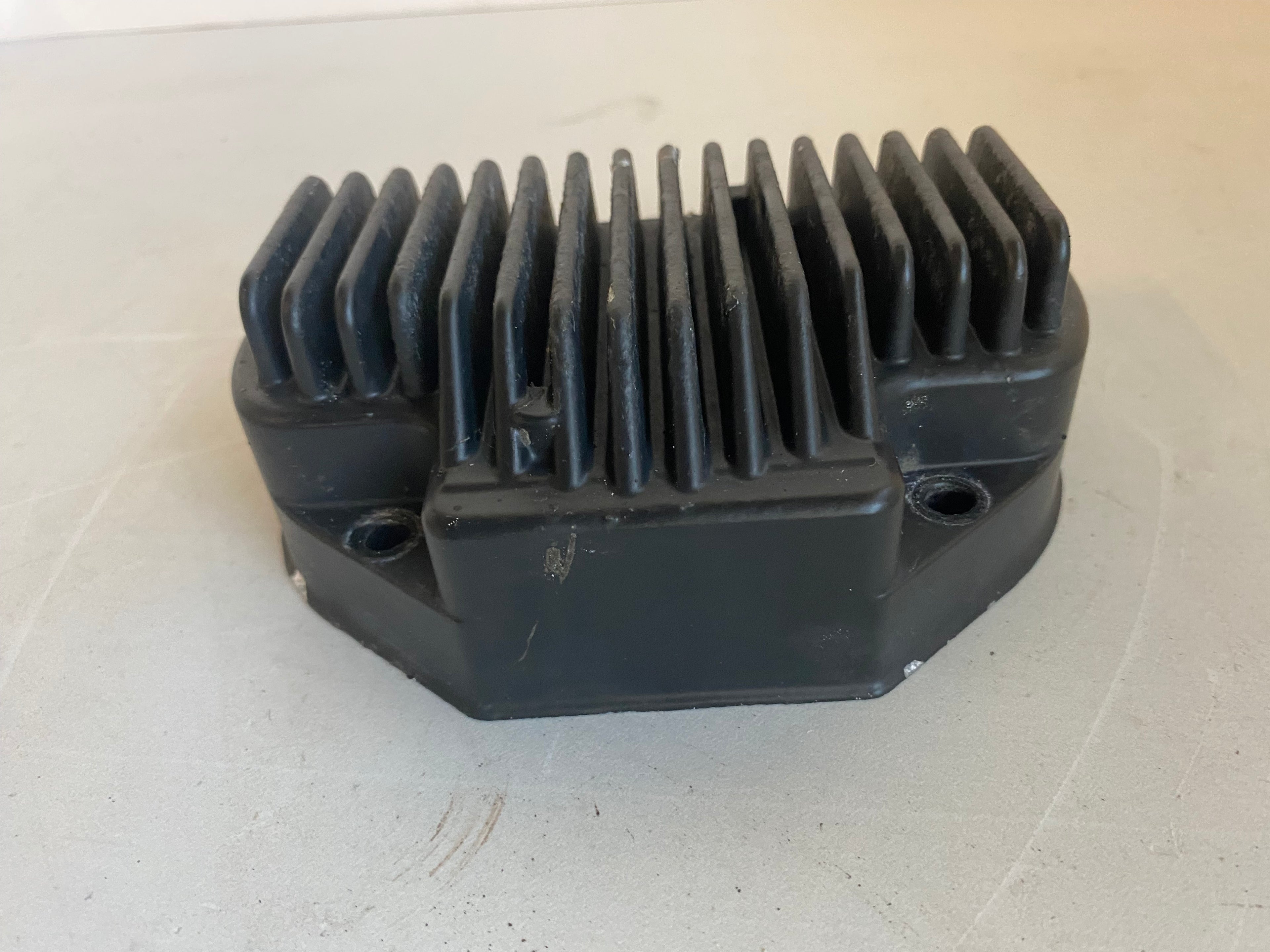 Régulateur de tension Dyna Harley Davidson REF OEM 74631-08A