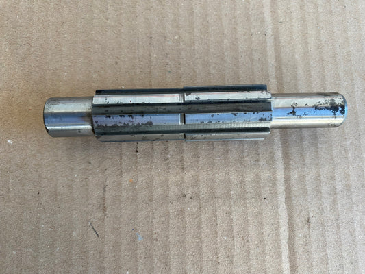 arbre secondaire boite 4 vitesses Harley Davidson référence OEM : 35613-84B