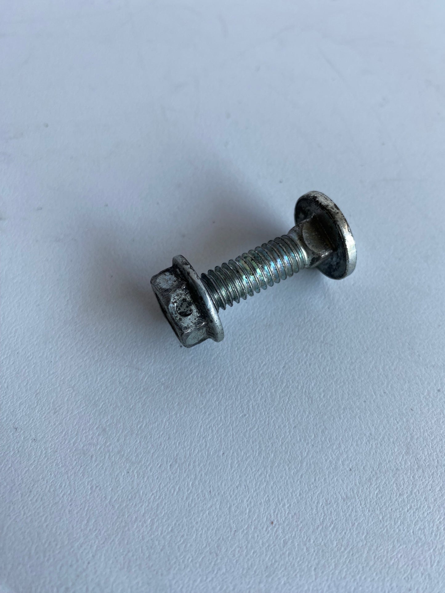 Vis silencieux d'échappement Dyna Harley Davidson REF OEM 5445W
