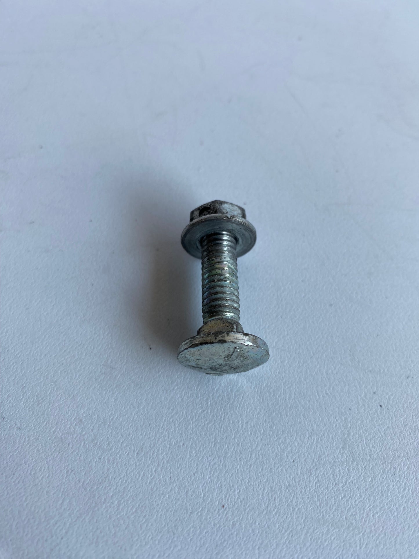 Vis silencieux d'échappement Dyna Harley Davidson REF OEM 5445W