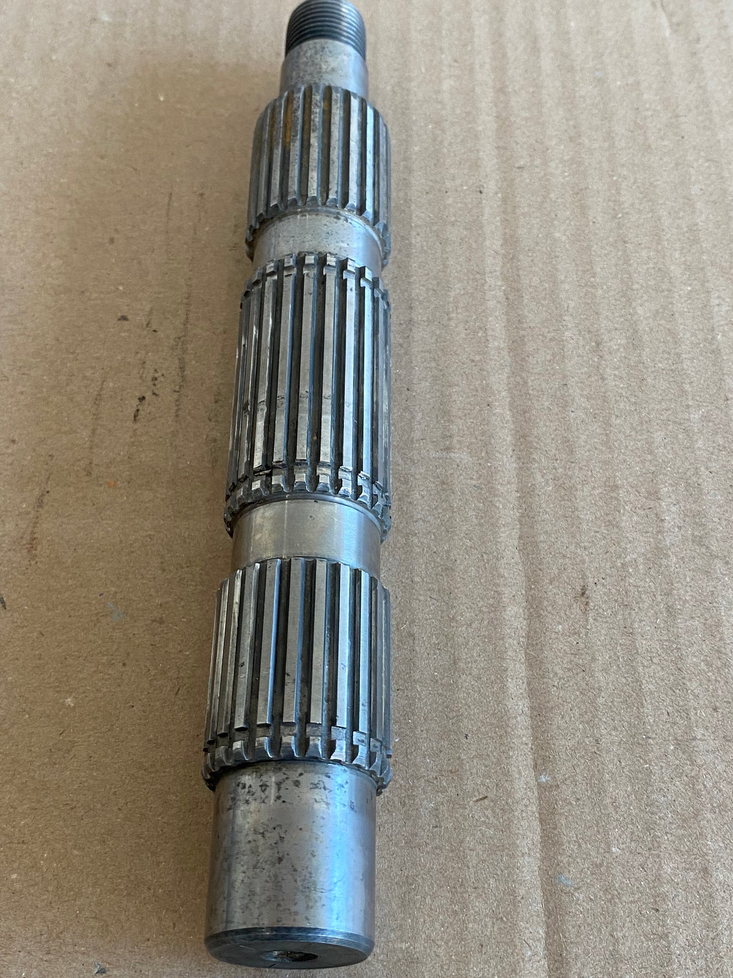 arbre secondaire boite 5 vitesses Harley Davidson référence OEM : 35632-79