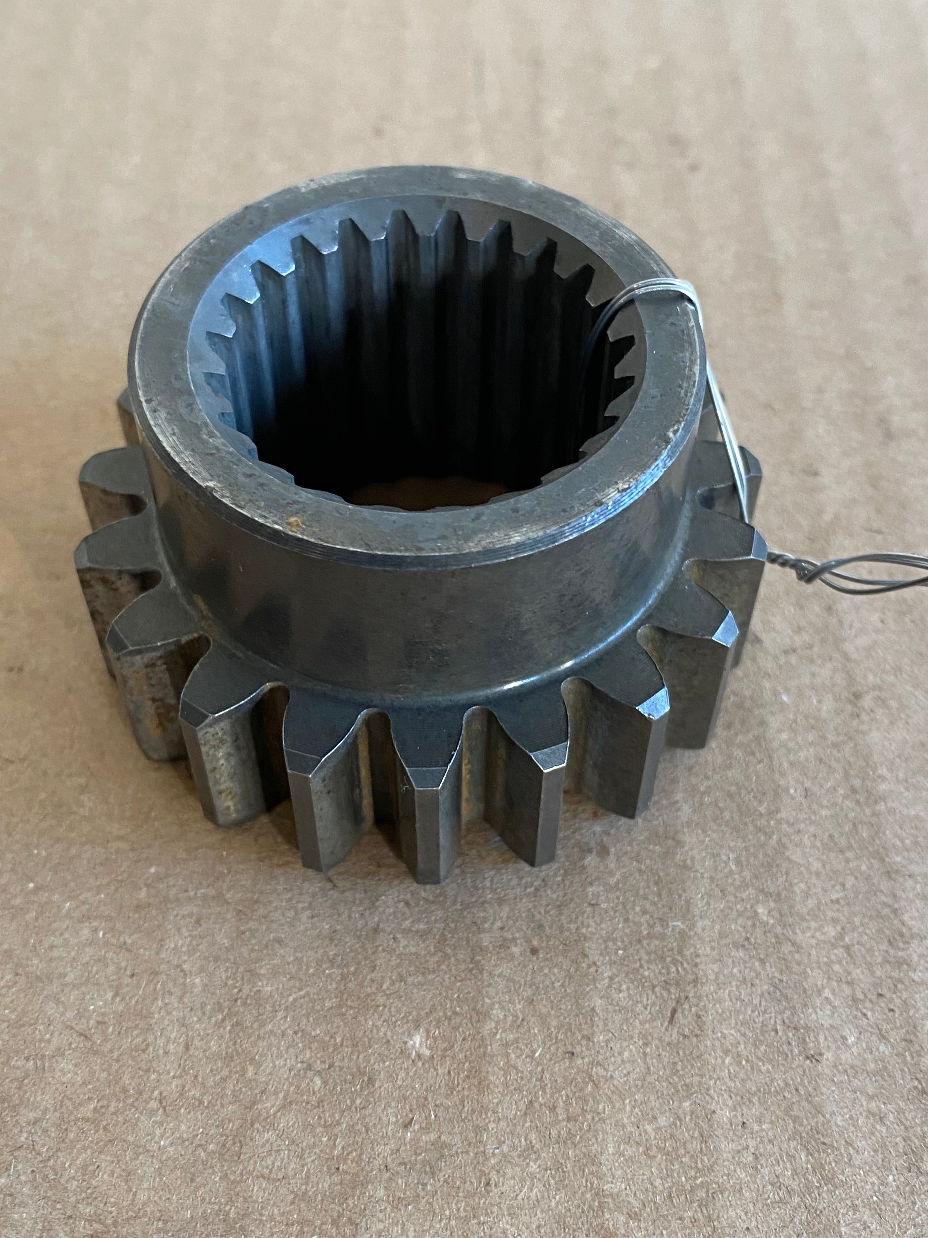 pignon 4ième vitesse Harley Davidson référence OEM : 35625-79B