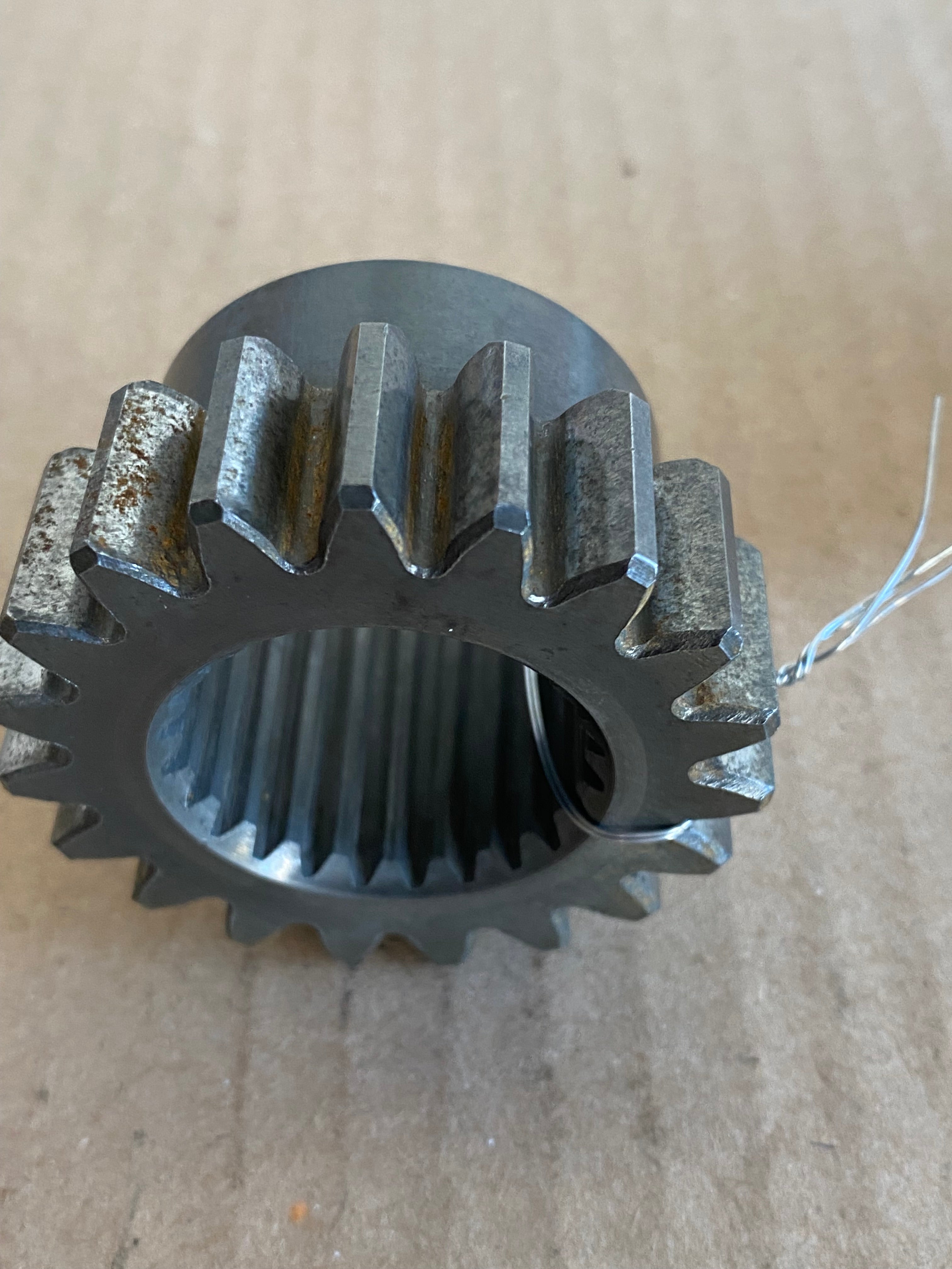 pignon 4ième vitesse Harley Davidson référence OEM : 35625-79B