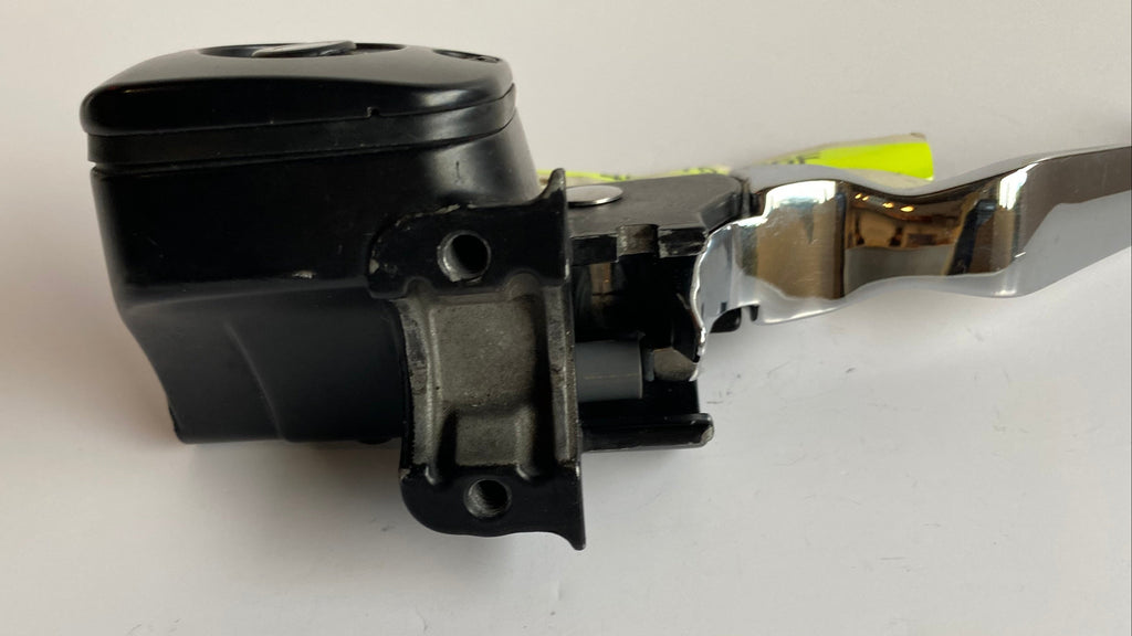 Maitre cylindre de frein avant 9/16 Harley Davidson REF OEM 45016-96F