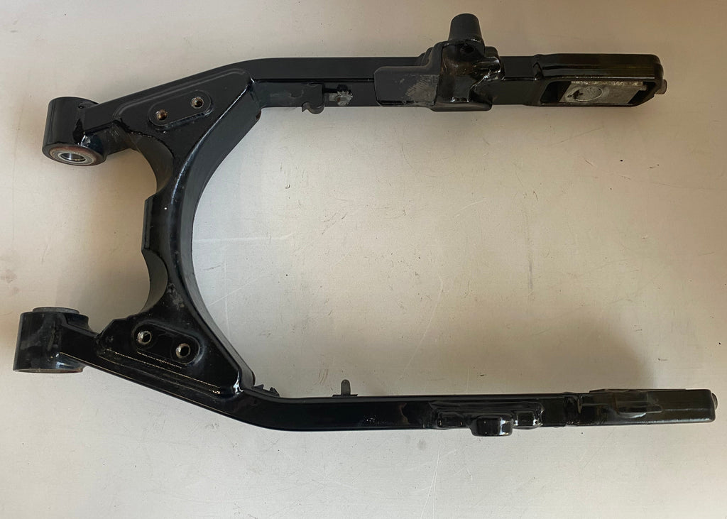 Bras oscillant Dyna Harley Davidson REF OEM 47820-10