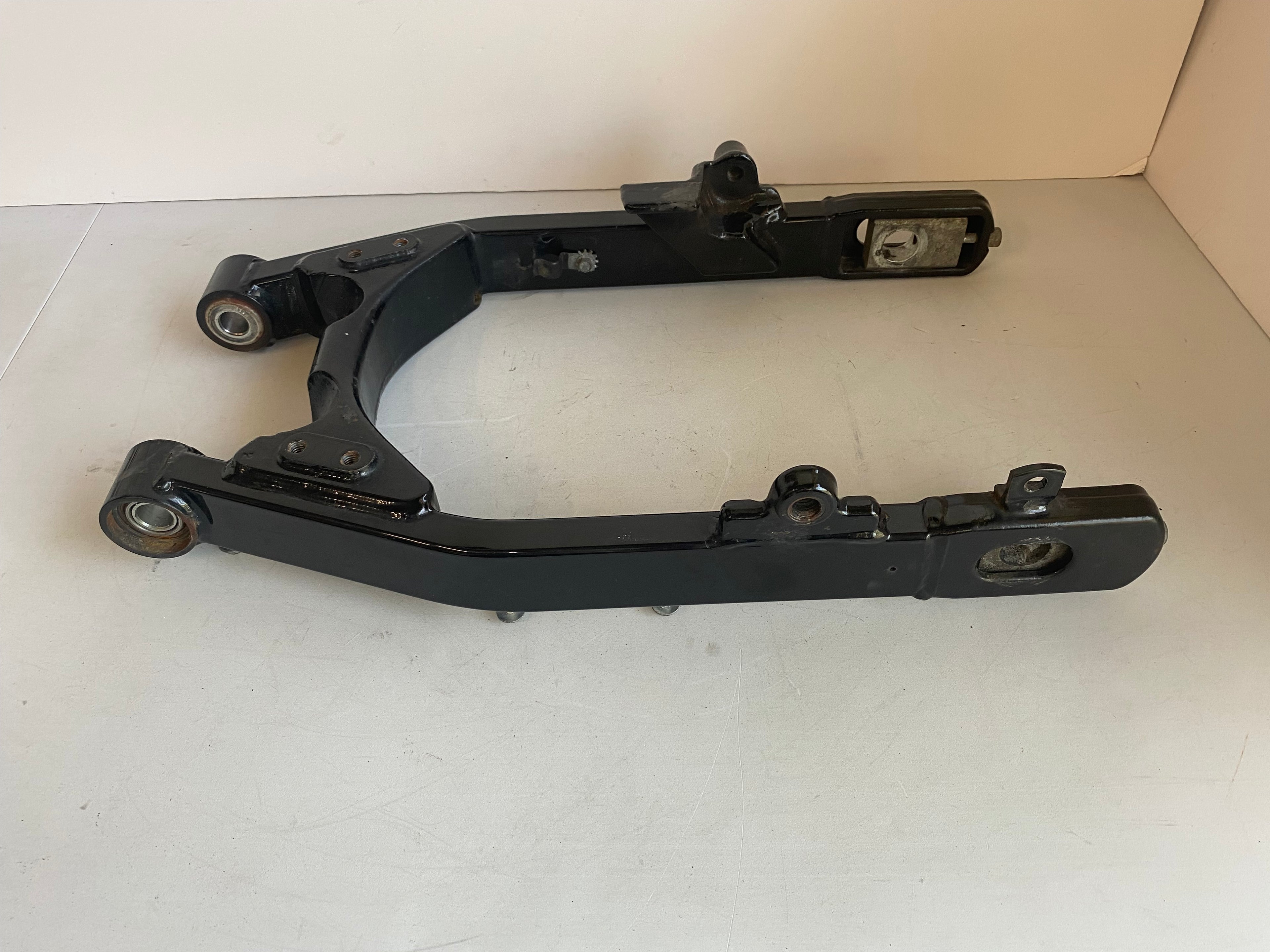 Bras oscillant Dyna Harley Davidson REF OEM 47820-10