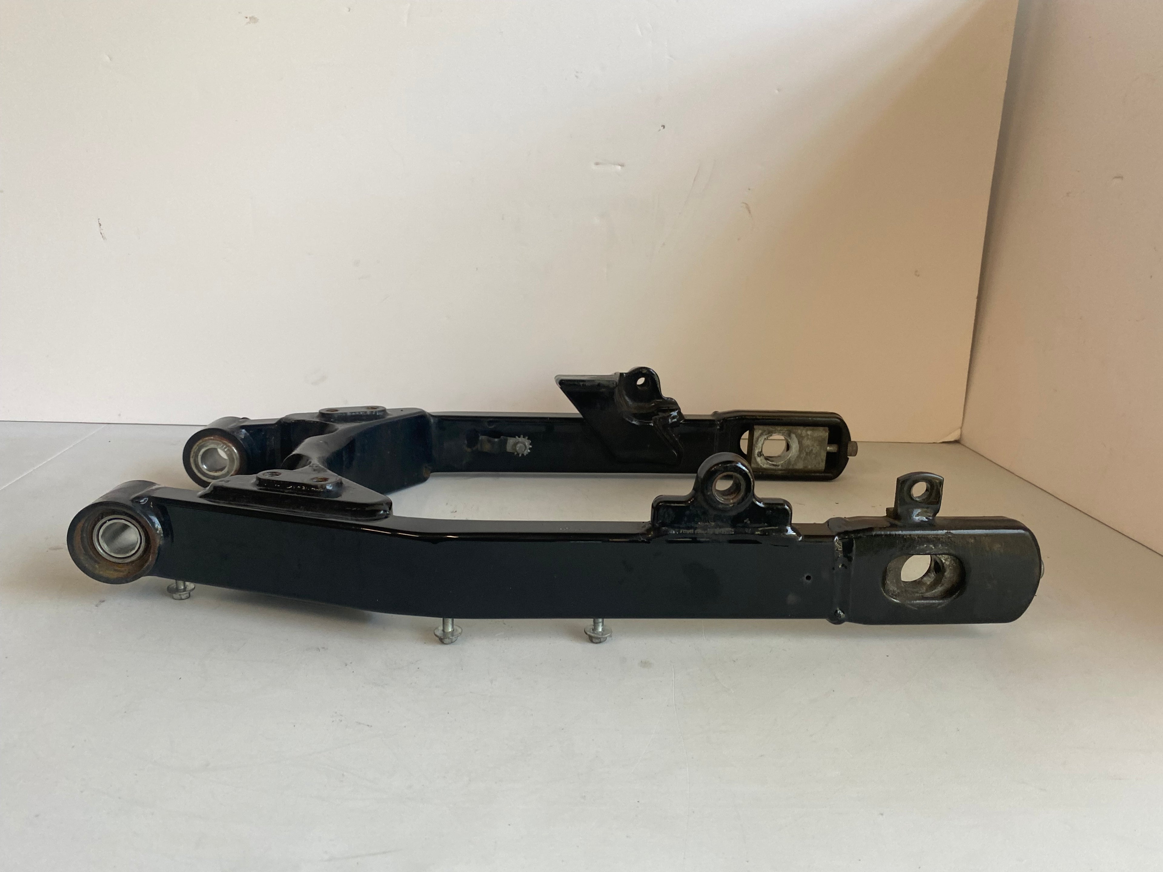 Bras oscillant Dyna Harley Davidson REF OEM 47820-10